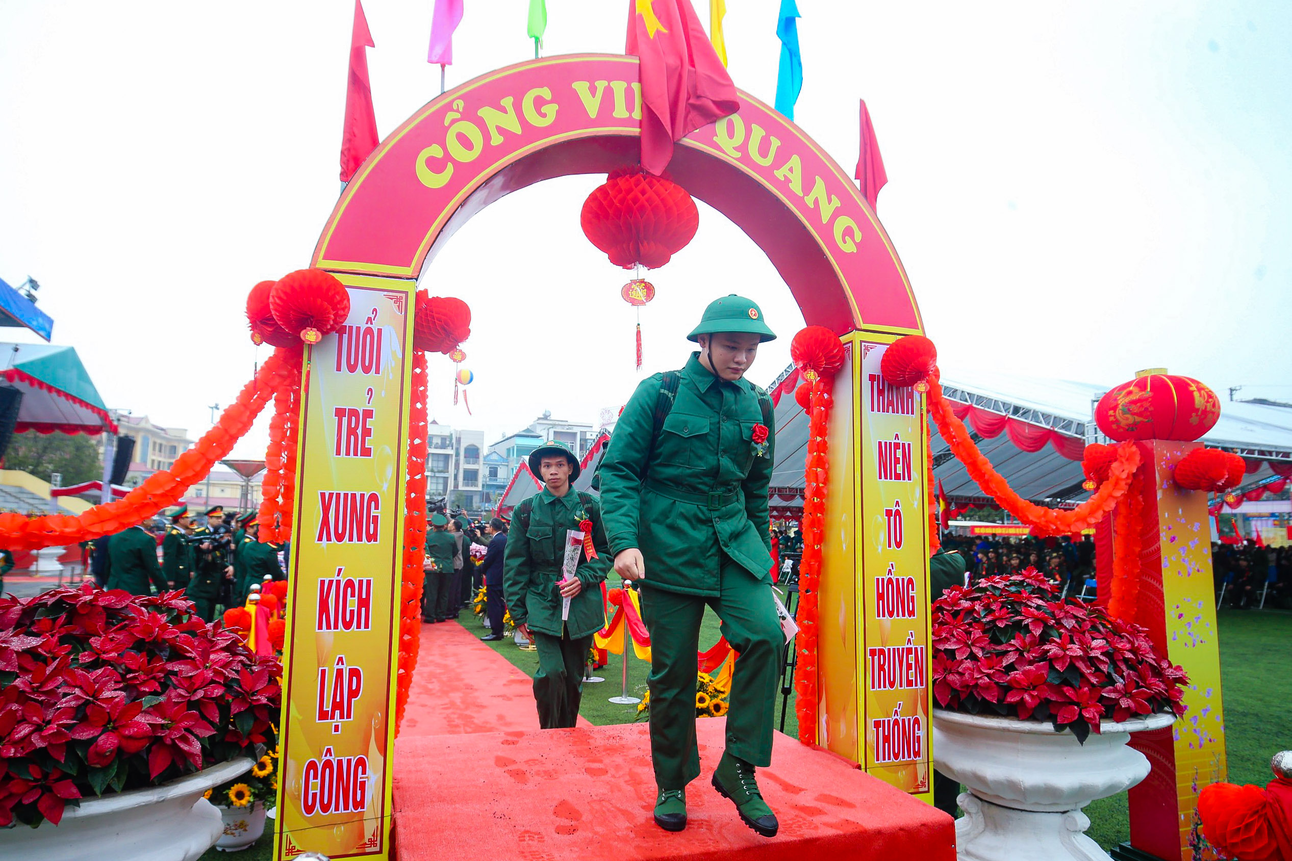 Gần 4.500 tân binh Thủ đô hào hứng lên đường nhập ngũ- Ảnh 1.