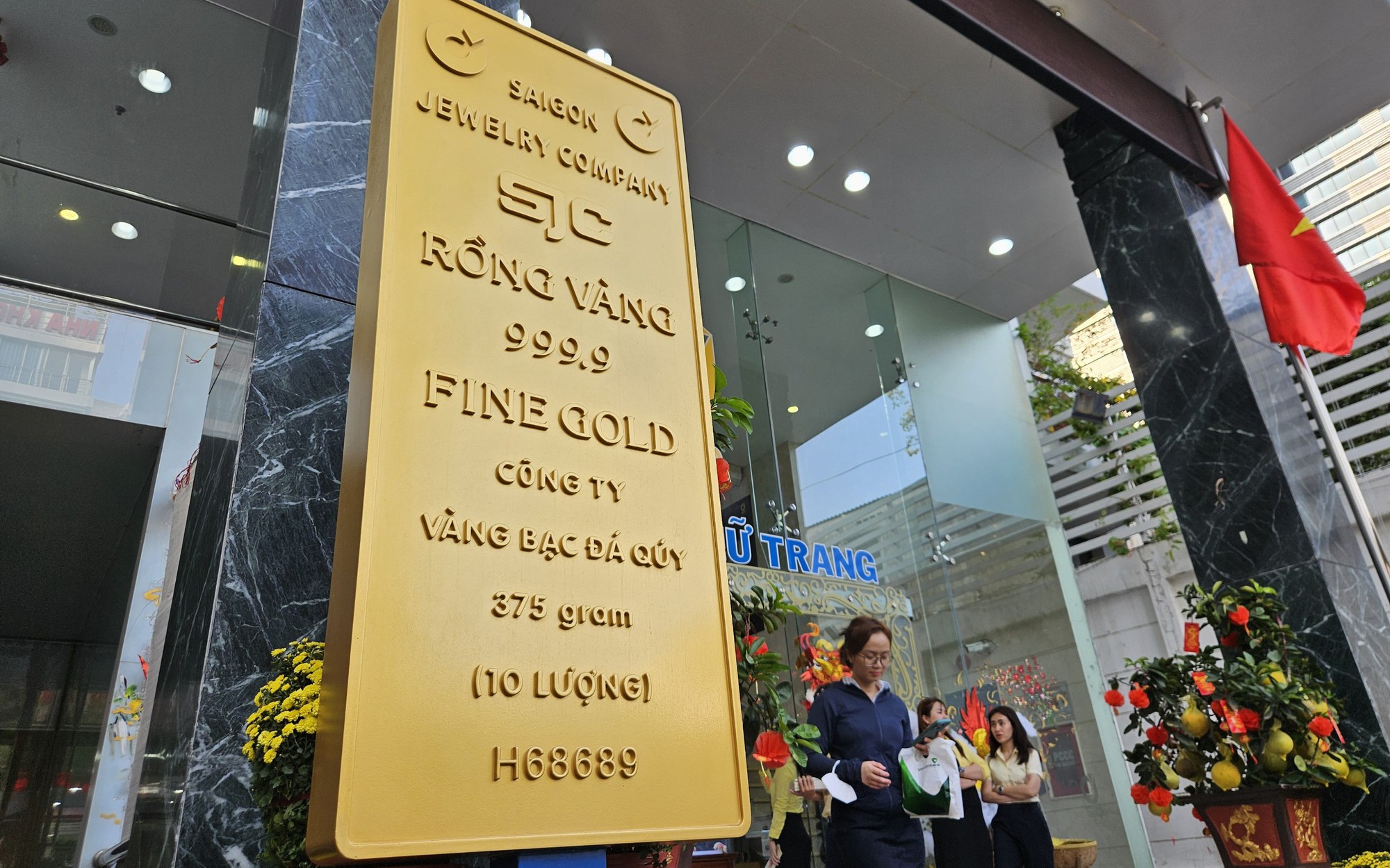 Giá vàng hôm nay 26-2: Giá vàng SJC lại cán mốc 79 triệu đồng/lượng