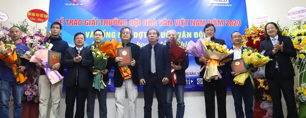 Giải thưởng Hội Nh&agrave; văn 2023: Ph&oacute;ng kho&aacute;ng, chấp nhận mọi khuynh hướng, phong c&aacute;ch nghệ thuật- Ảnh 1.