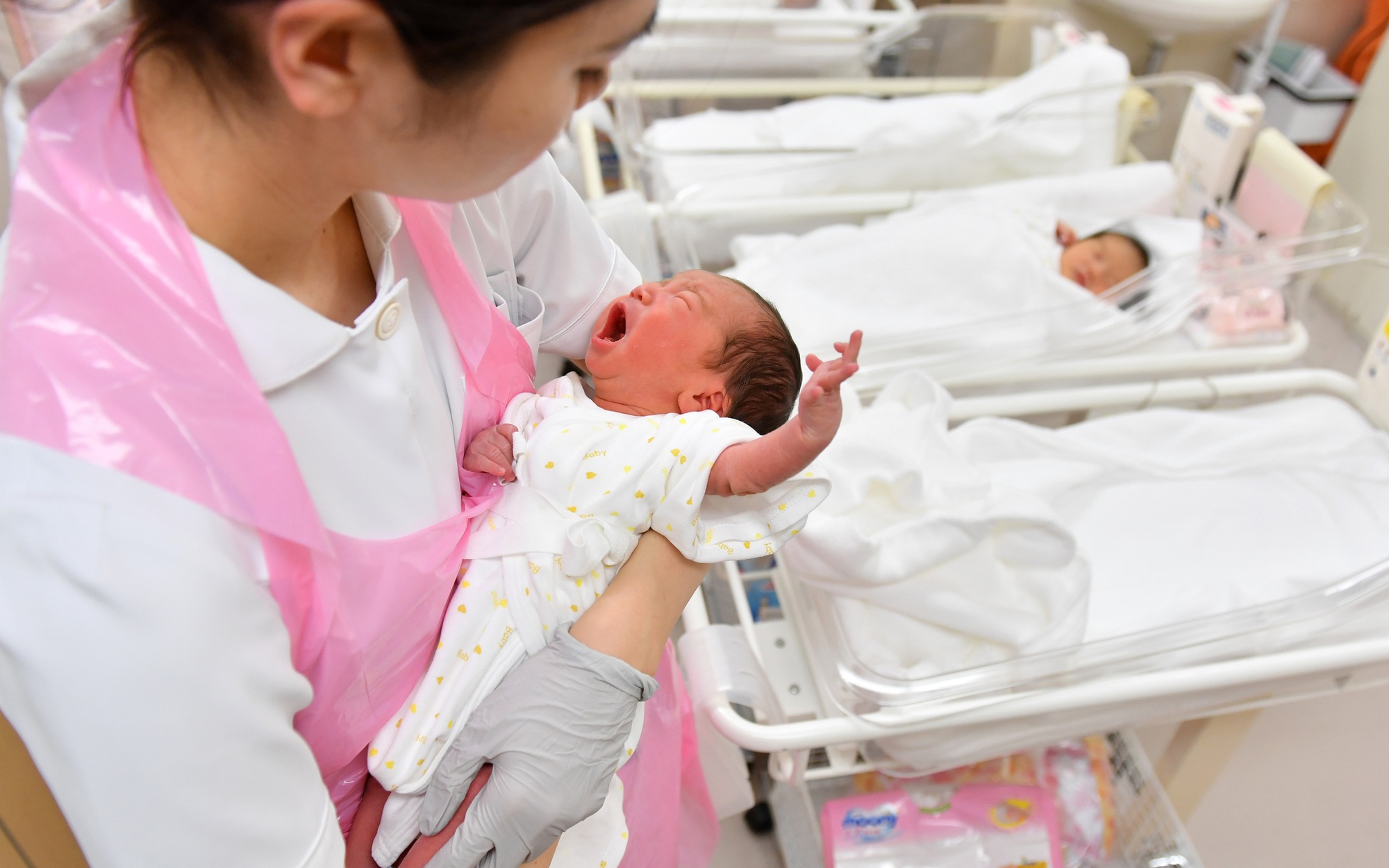 Dân số Đông Á tiếp tục suy giảm