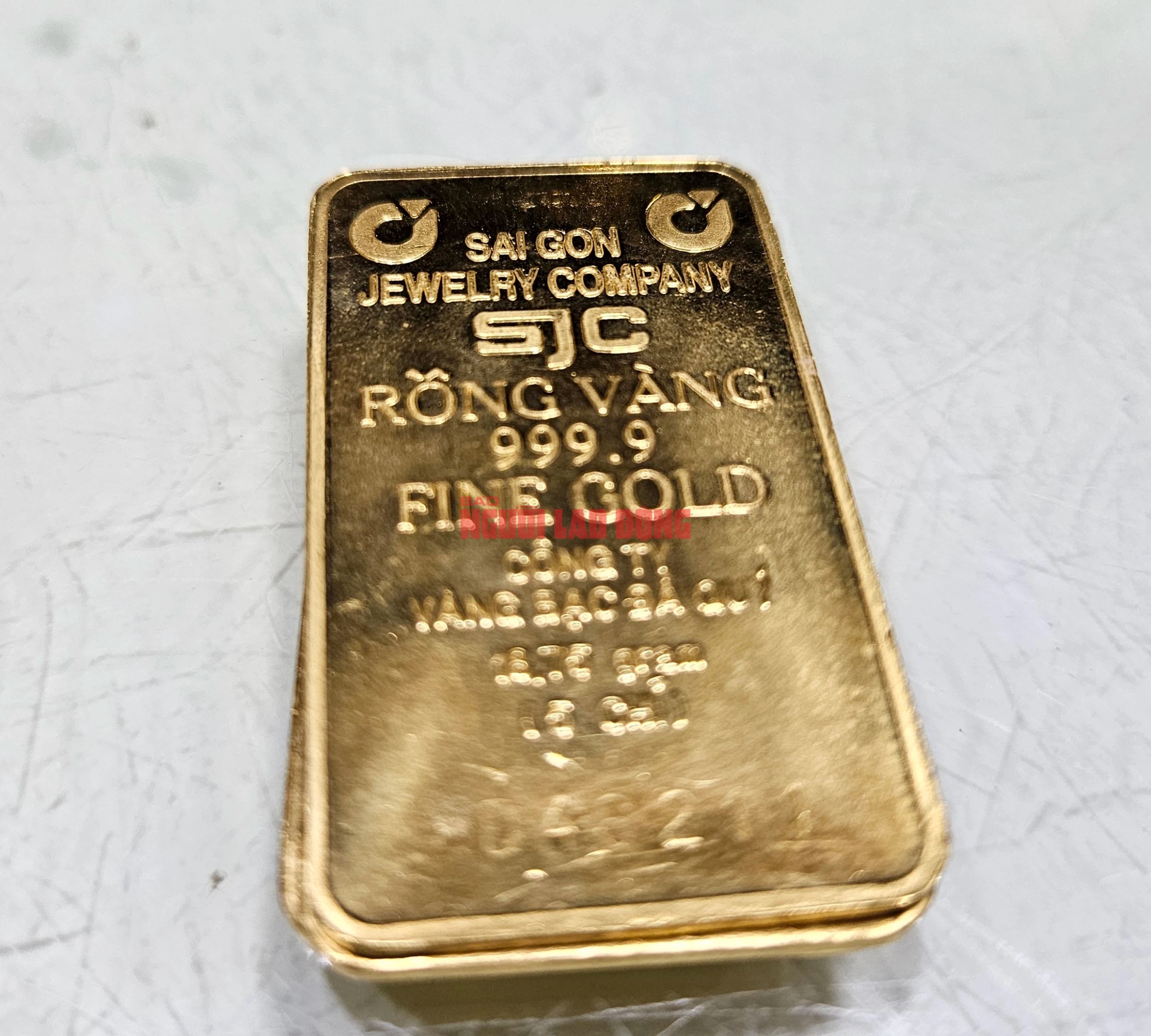 Gi&aacute; v&agrave;ng SJC tăng ch&oacute;ng mặt, lập đỉnh mới- Ảnh 1.