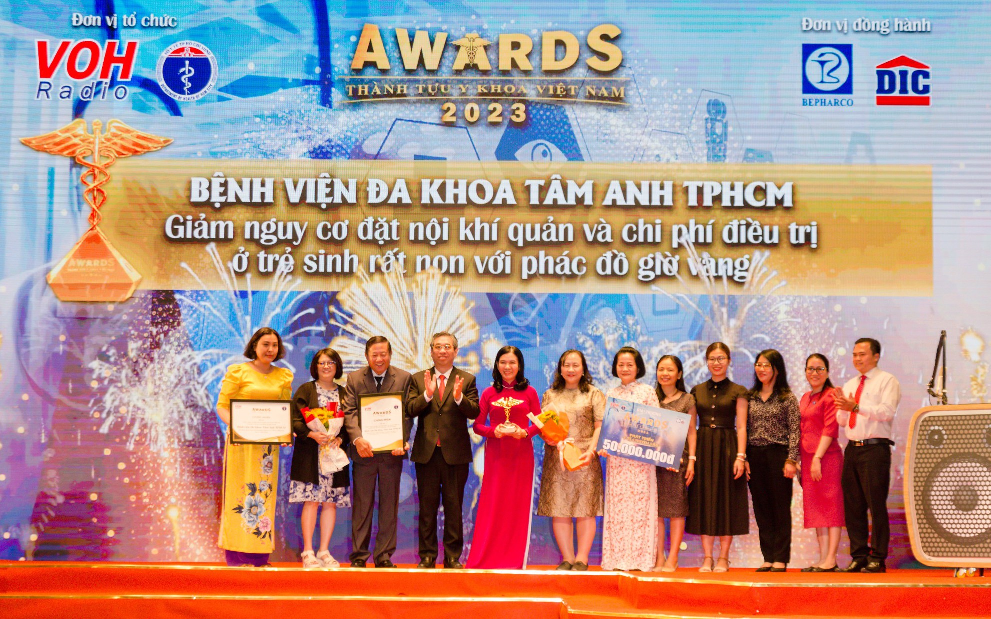 Tôn vinh phác đồ “giờ vàng” cứu sống trẻ sinh cực non