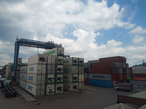 H&agrave;ng h&oacute;a tại cảng C&aacute;t L&aacute;i - TP HCM