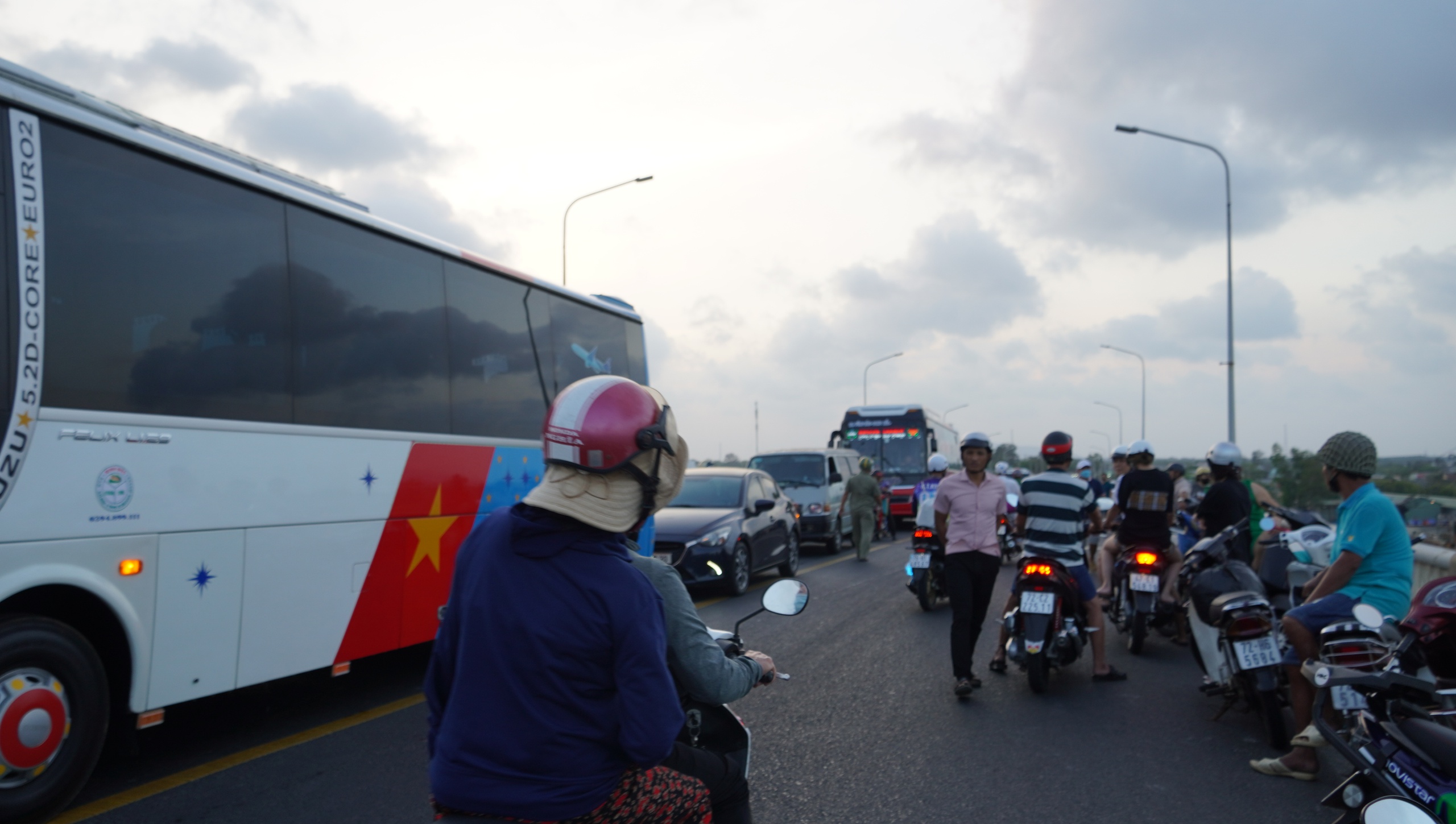 Vũng T&agrave;u: Đứt c&aacute;p cần cẩu, 1 người bị đ&egrave; chết ngay tr&ecirc;n cầu- Ảnh 4.