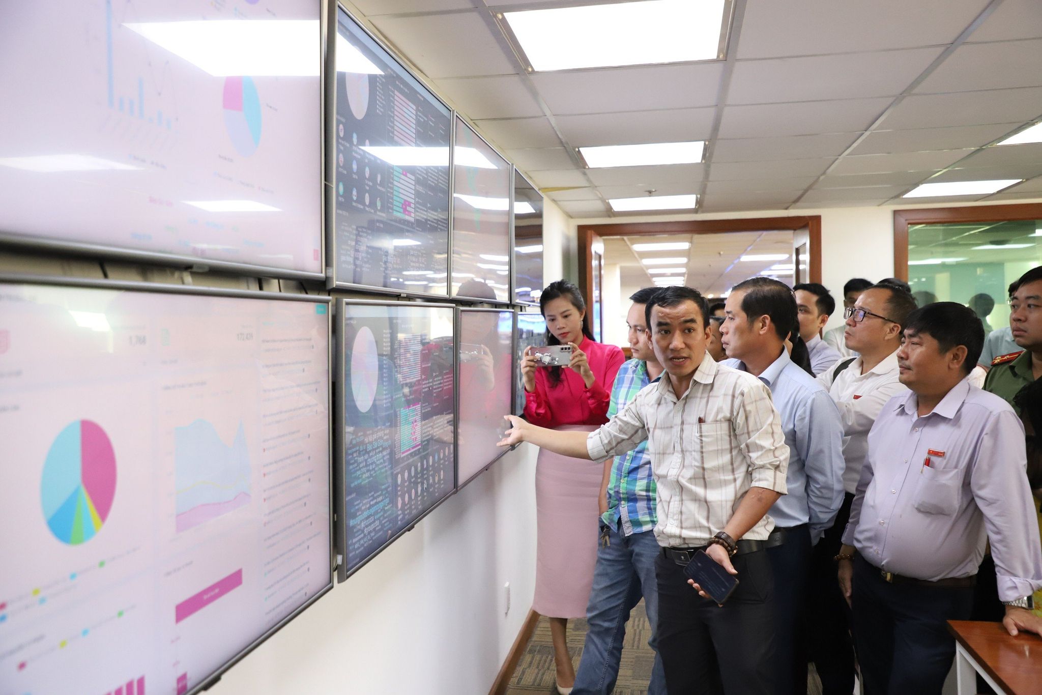 TP HCM d&ugrave;ng AI để lắng nghe mạng x&atilde; hội- Ảnh 2.