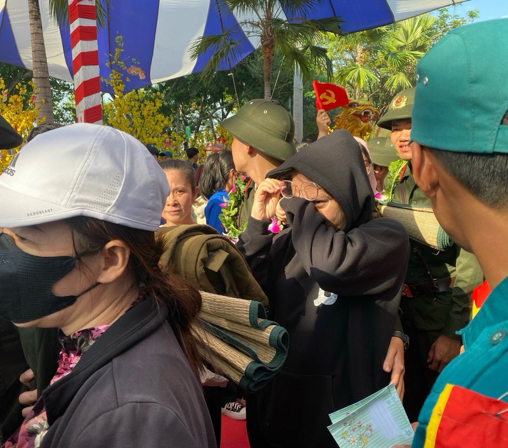 B&igrave;nh Dương tiễn t&acirc;n binh l&ecirc;n đường nhập ngũ- Ảnh 10.
