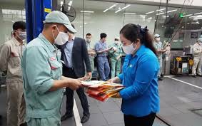 Được gia hạn giấy phép lao động mấy lần?