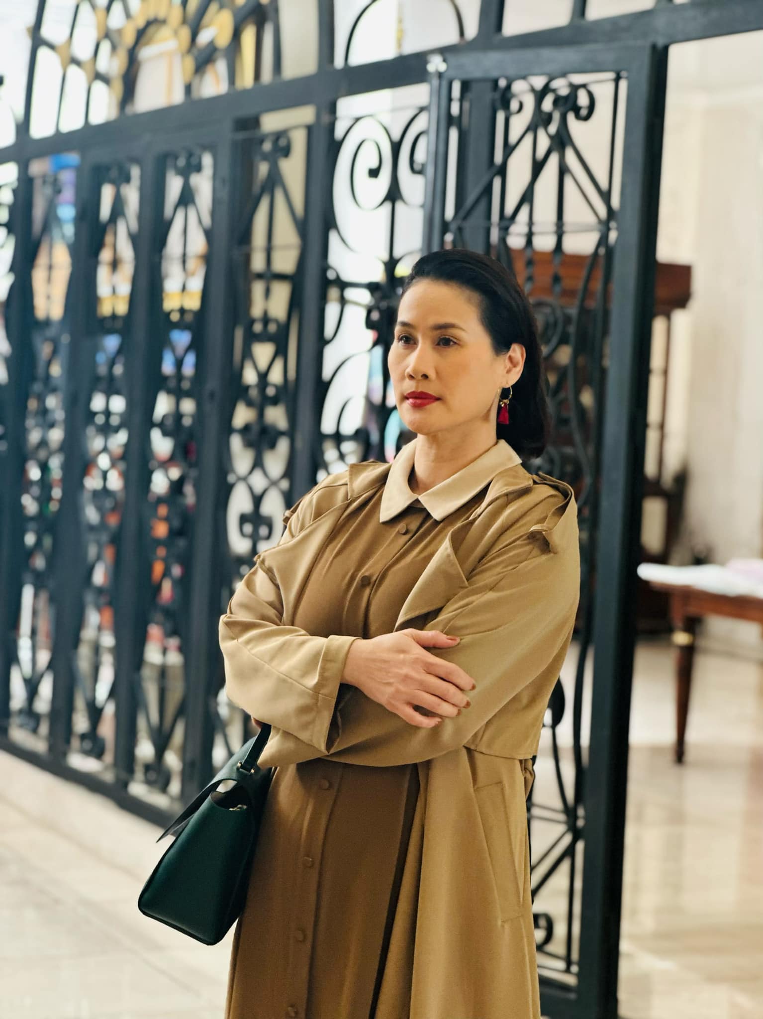 Th&acirc;n Th&uacute;y H&agrave; h&oacute;a phụ nữ chanh chua, ganh gh&eacute;t- Ảnh 1.