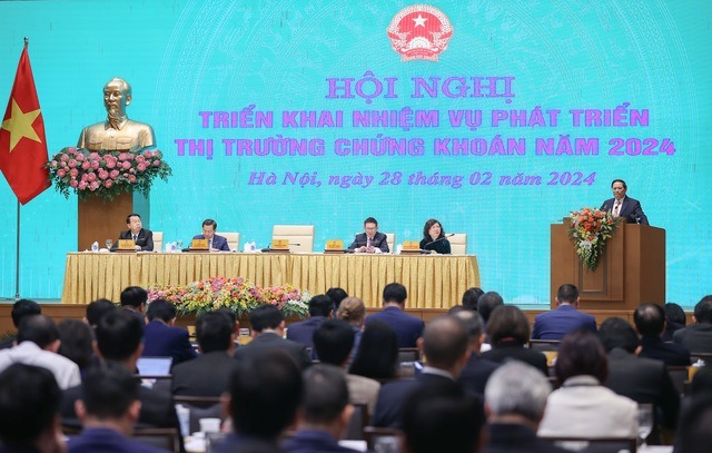 Thủ tướng y&ecirc;u cầu khẩn trương n&acirc;ng hạng thị trường chứng kho&aacute;n Việt Nam- Ảnh 1.
