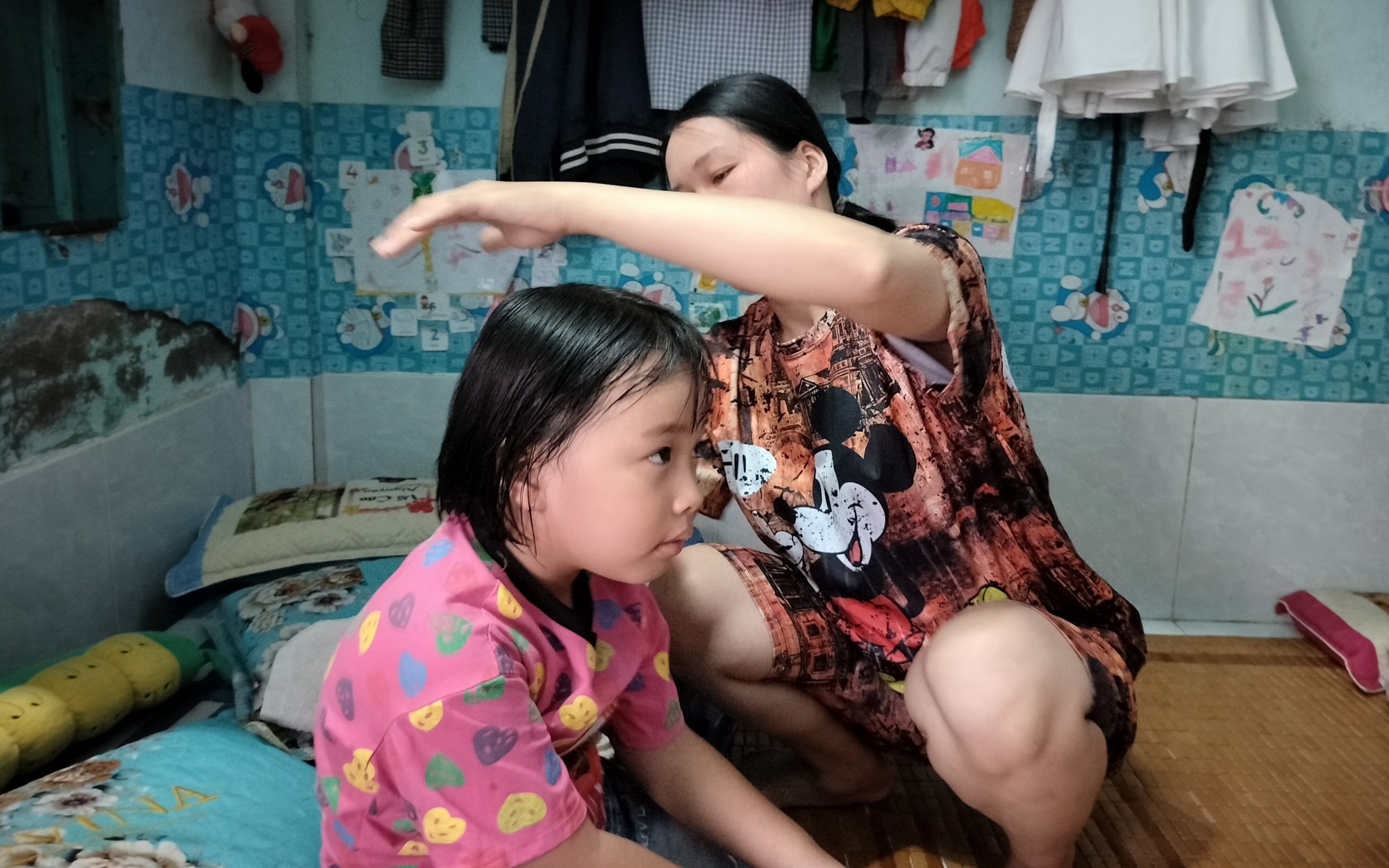 Cuộc sống khó khăn, công nhân "ngóng" tăng lương từng ngày