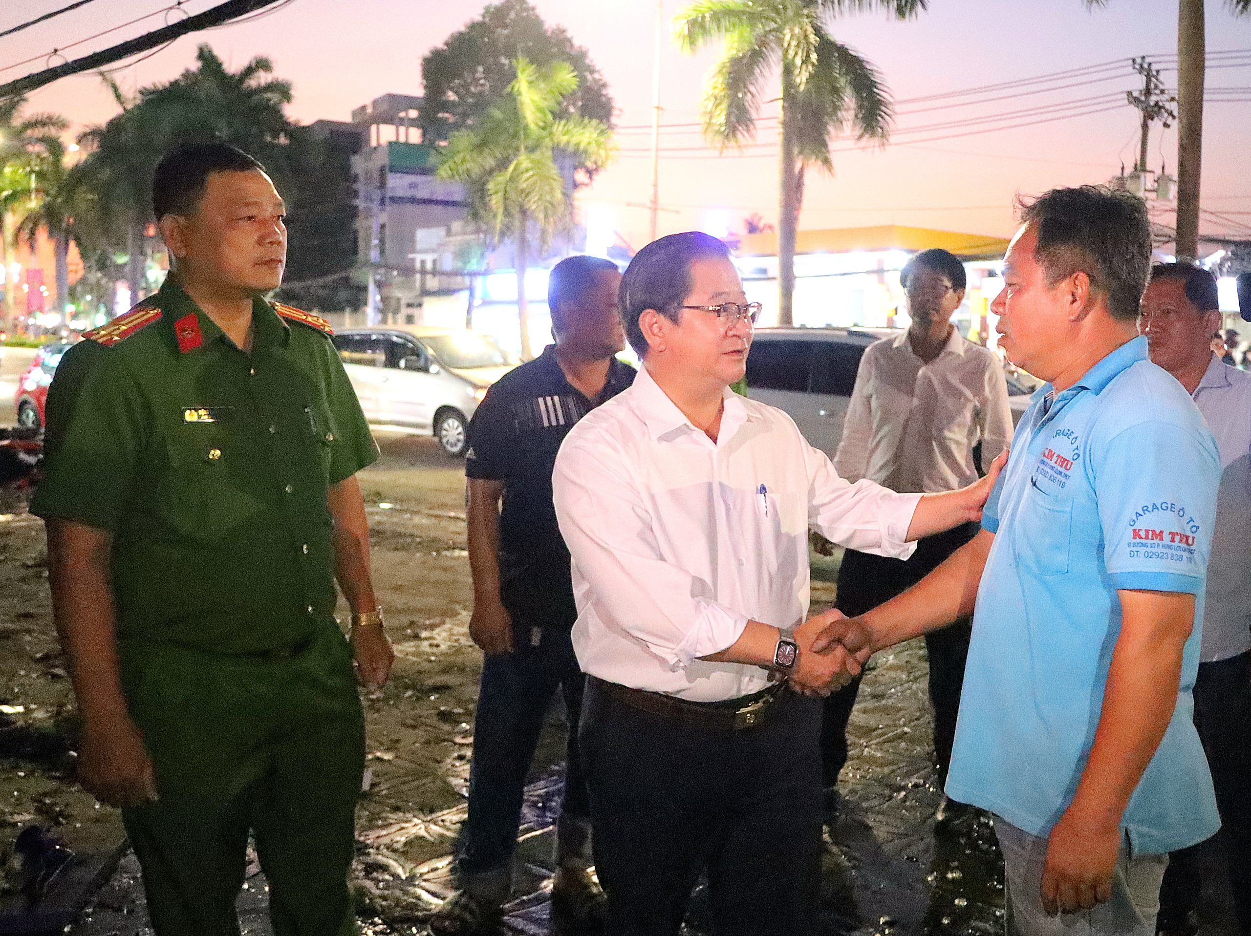 Cần Thơ: Nhiều &ocirc; t&ocirc; bị thi&ecirc;u rụi, hư hỏng khi ch&aacute;y gara, bảo hiểm đền thế n&agrave;o?- Ảnh 3.