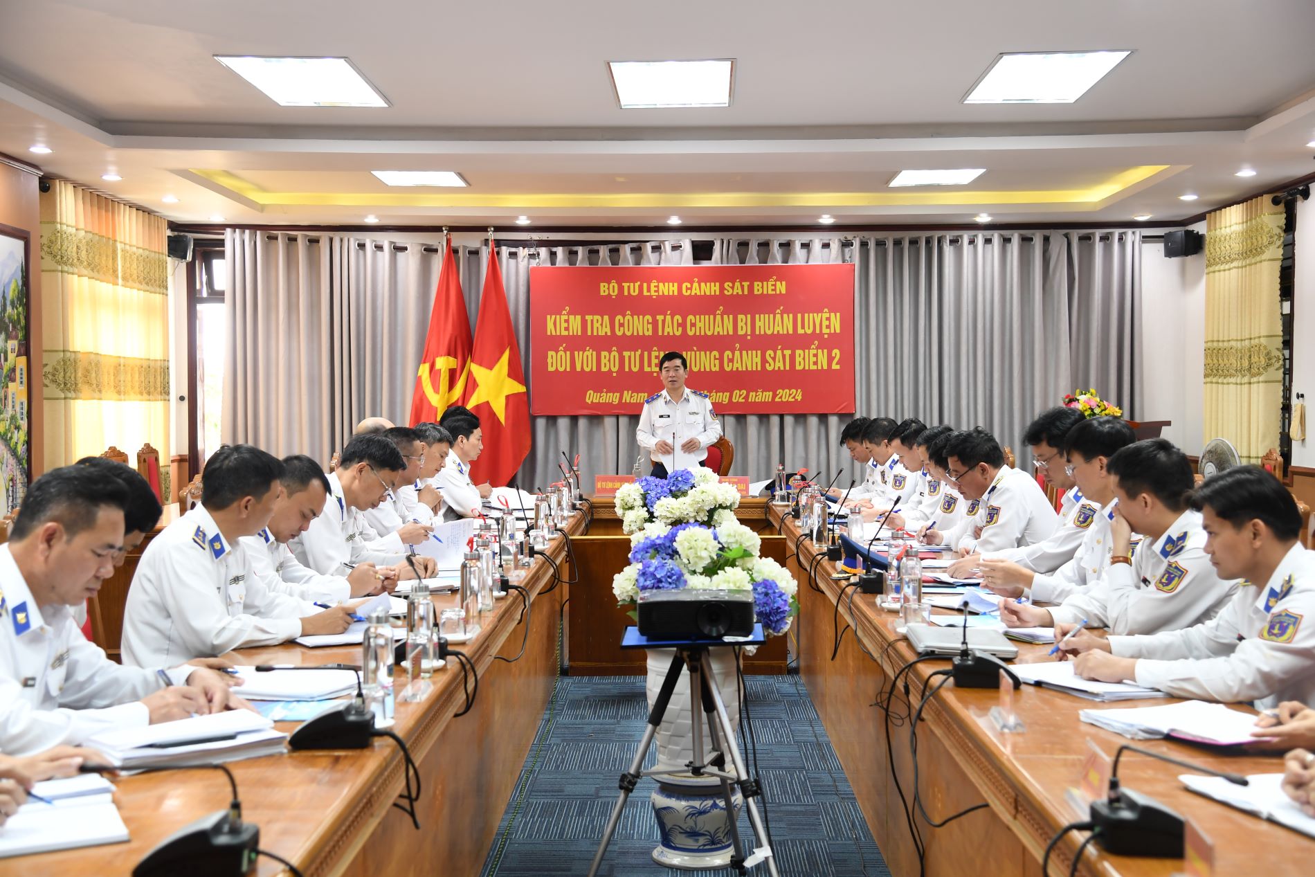 Kiểm tra c&ocirc;ng t&aacute;c chuẩn bị ra qu&acirc;n huấn luyện tại V&ugrave;ng Cảnh s&aacute;t biển 2- Ảnh 3.