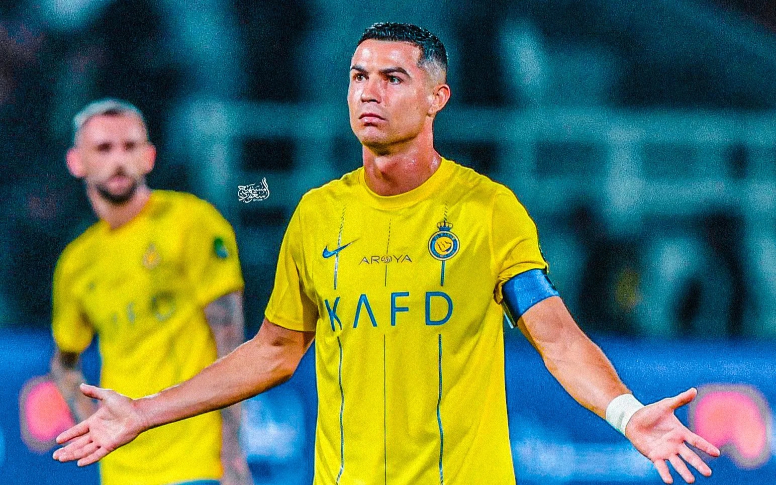 Ronaldo nhận án phạt sau hành động phản cảm trước CĐV đội bạn