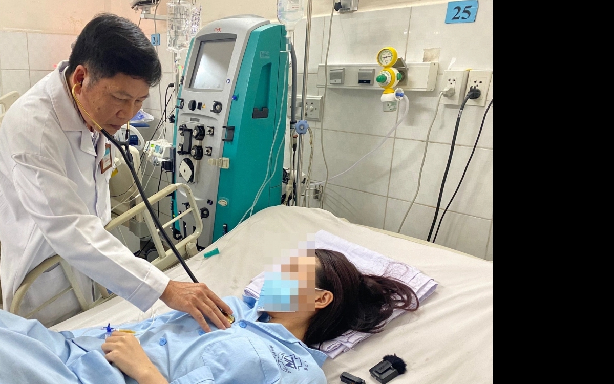 Cô gái nhập viện cấp cứu sau "tiệc tùng vui vẻ": "Nước vui" là gì, nguy hại ra sao?