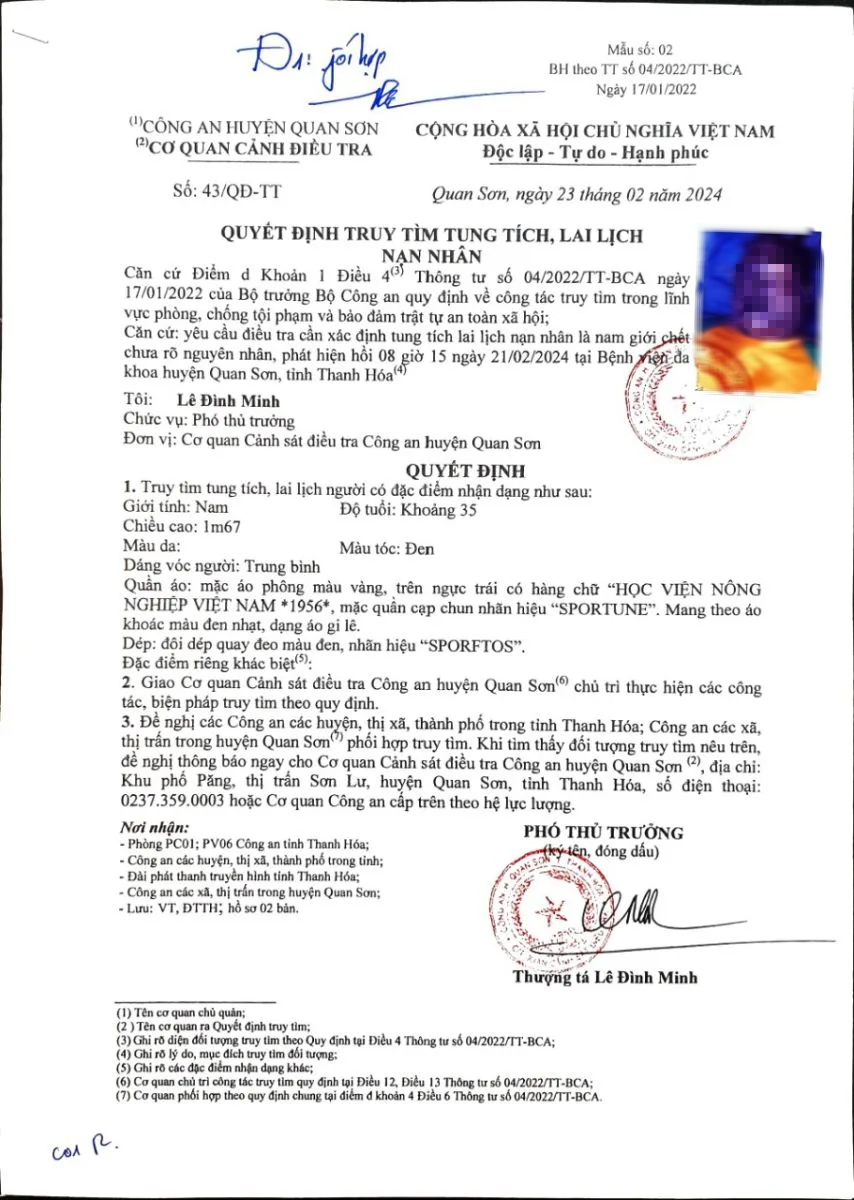 Người đ&agrave;n &ocirc;ng chết trong bệnh viện tr&ecirc;n &aacute;o c&oacute; h&agrave;ng chữ 