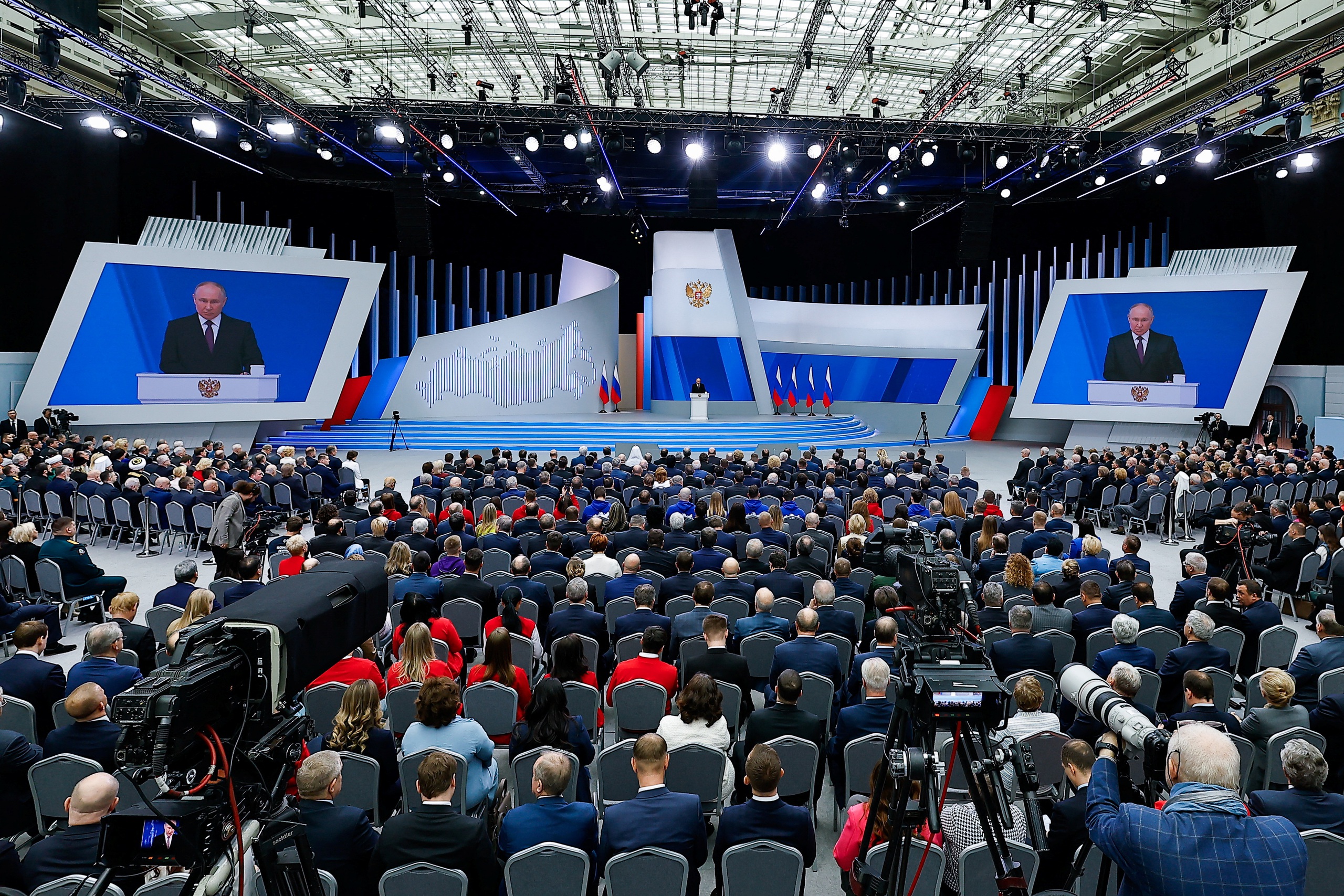 Đọc th&ocirc;ng điệp li&ecirc;n bang, Tổng thống Putin tiết lộ nhiều kế hoạch đặc biệt- Ảnh 1.