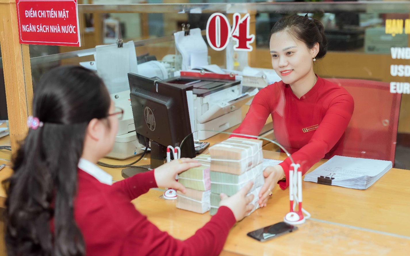 Agribank trả lại trên 78 tỉ đồng tiền thừa cho khách hàng