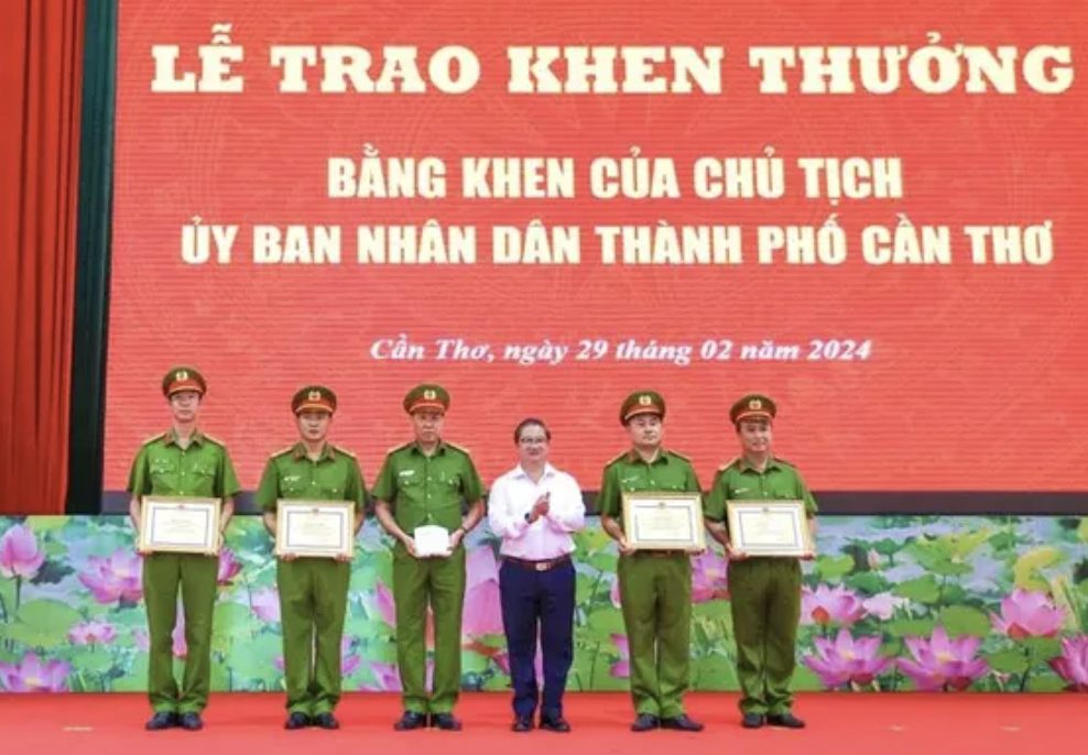 Cần Thơ: Nhiều &ocirc; t&ocirc; bị thi&ecirc;u rụi, hư hỏng khi ch&aacute;y gara, bảo hiểm đền thế n&agrave;o?- Ảnh 4.