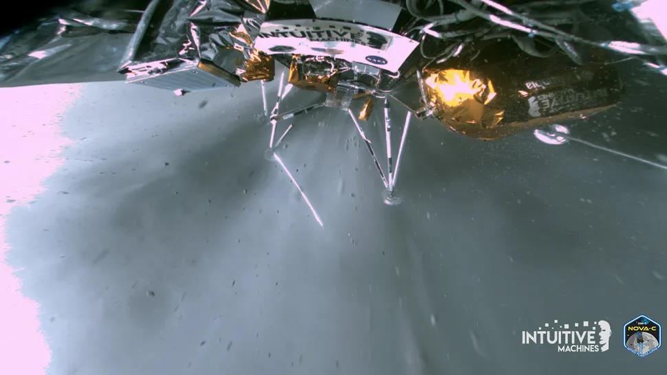 Tàu Mặt Trăng Mỹ gãy một chân, đối diện nguy cơ