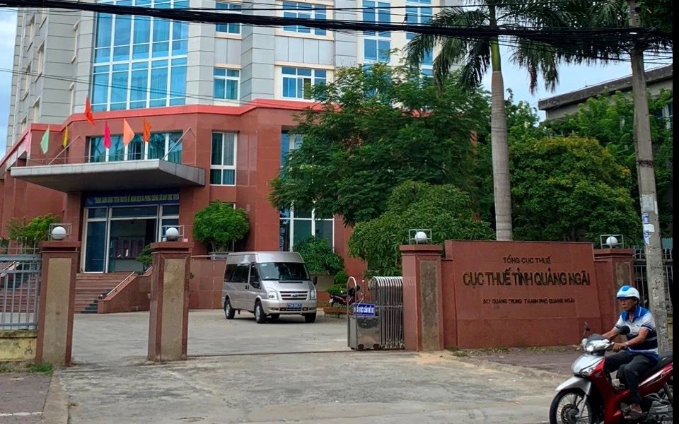 Đề nghị Bộ C&ocirc;ng an tạm ho&atilde;n xuất cảnh 3 gi&aacute;m đốc v&igrave; nợ thuế