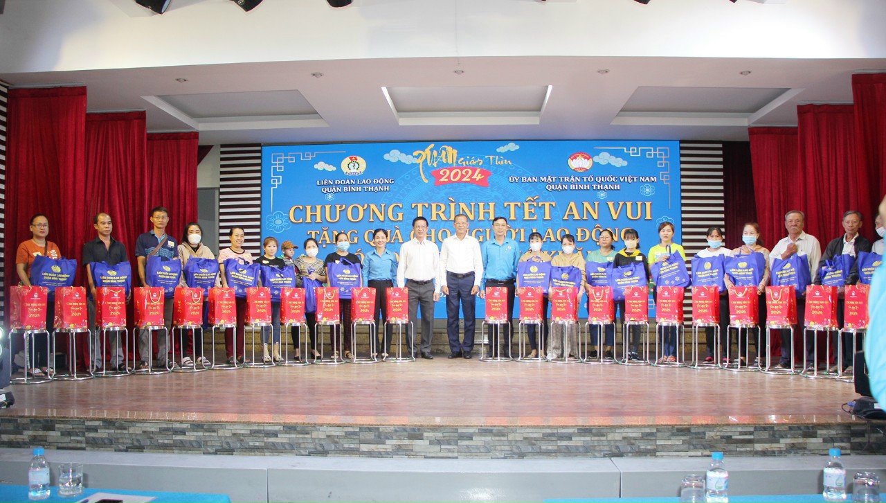 Tết an vui cho công nhân khó khăn tại TP HCM - Ảnh 9.