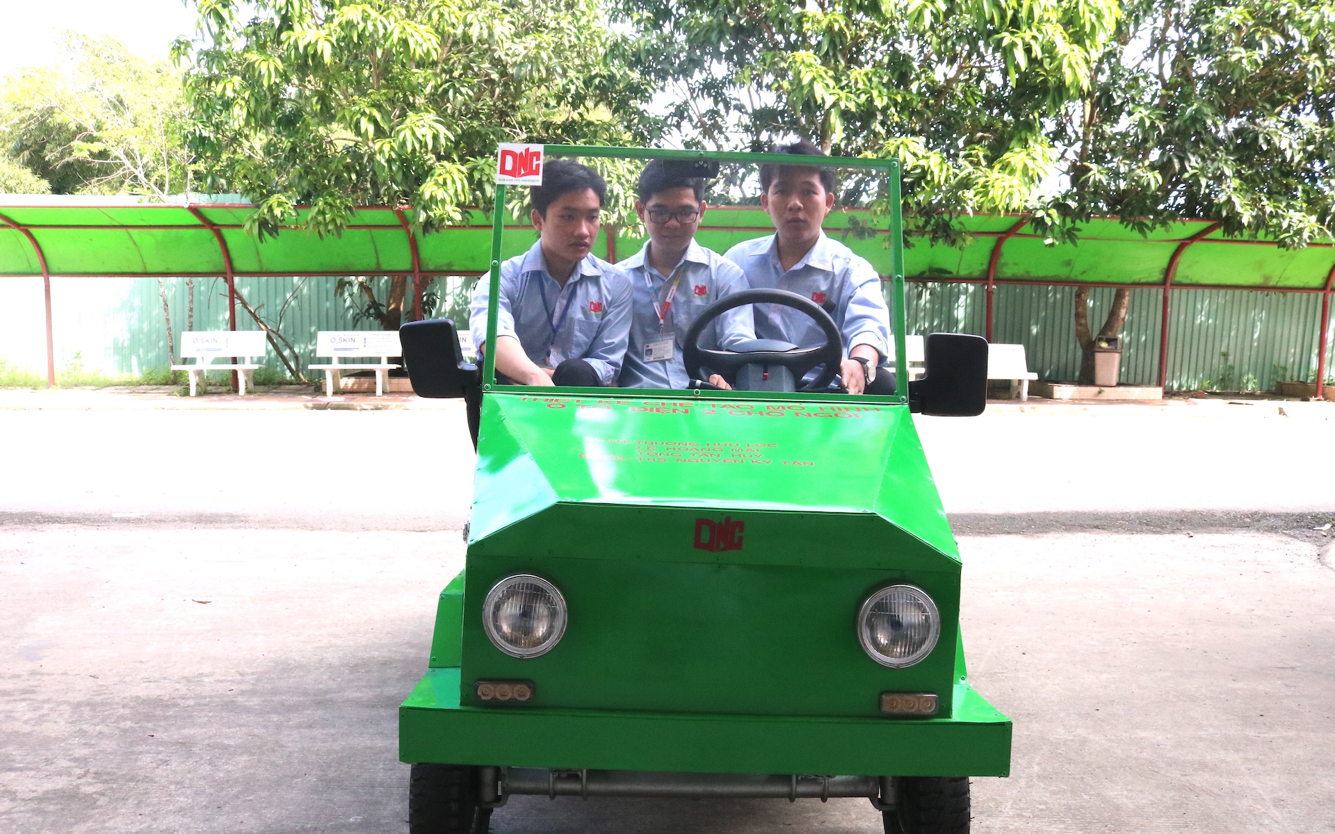 CLIP: Sinh viên chế tạo ô tô điện với giá rẻ bất ngờ