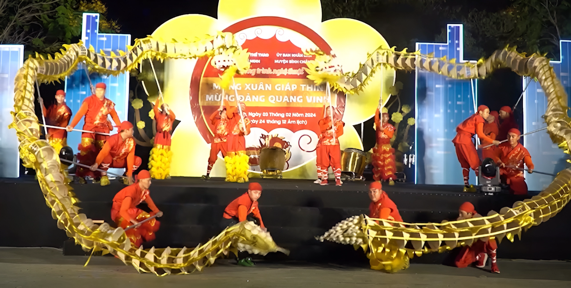 TP HCM: Nhiều hoạt động ch&agrave;o đ&oacute;n năm mới
- Ảnh 1.