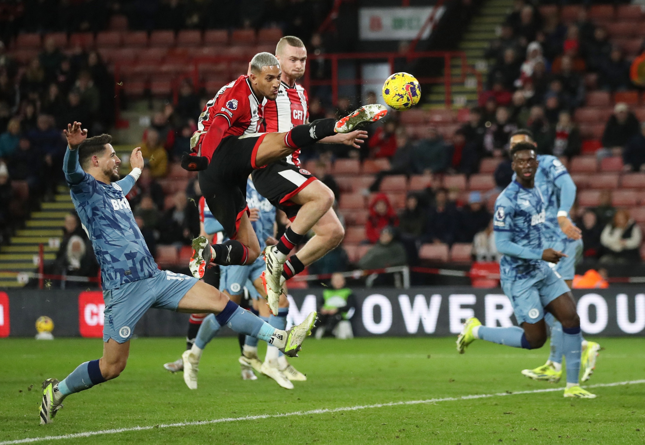 Aston Villa bùng nổ trước Sheffield, hất văng Tottenham khỏi Top 4- Ảnh 3.