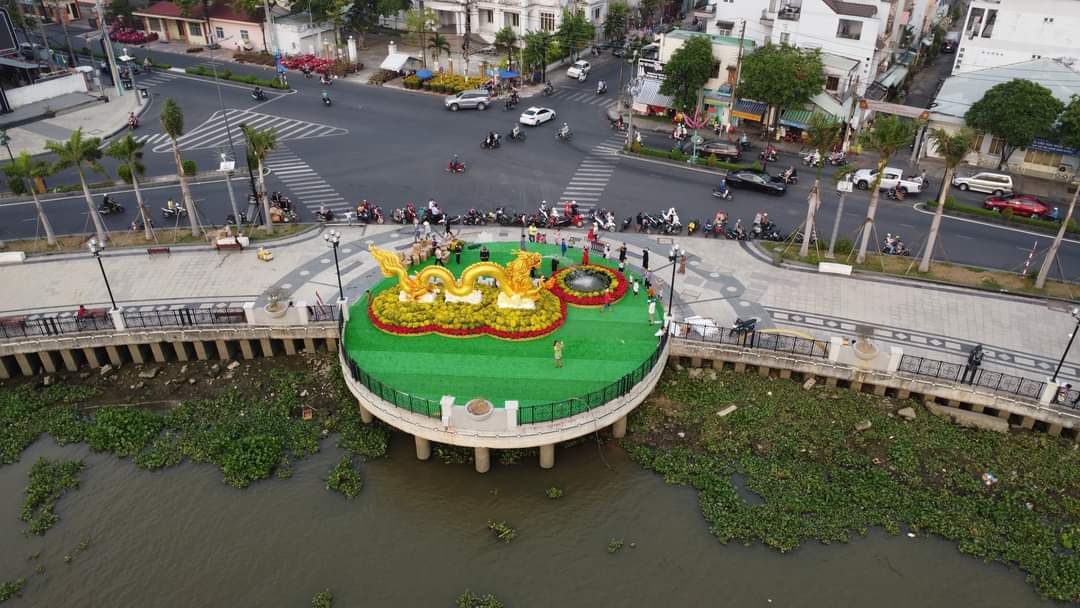 B&igrave;nh Dương tr&igrave;nh l&agrave;ng 2 linh vật rồng được khen "10 điểm, kh&ocirc;ng c&oacute; nhưng"- Ảnh 1.