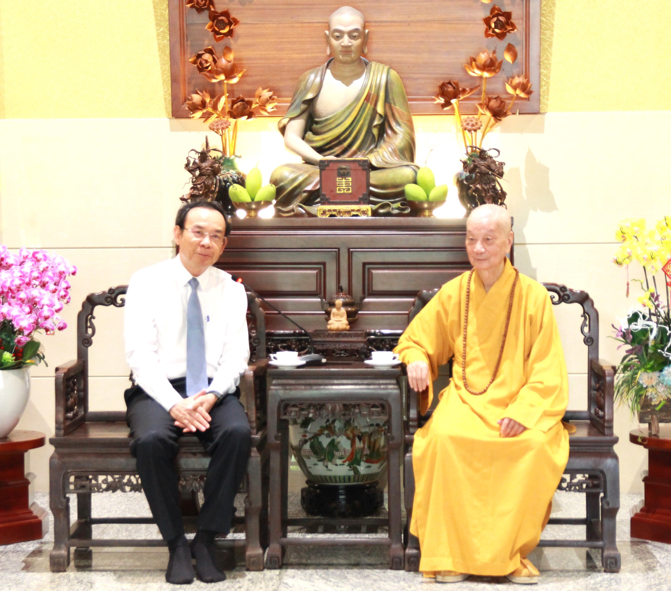 Bí thư Nguyễn Văn Nên thăm, chúc Tết Hòa thượng Thích Trí Quảng- Ảnh 1.