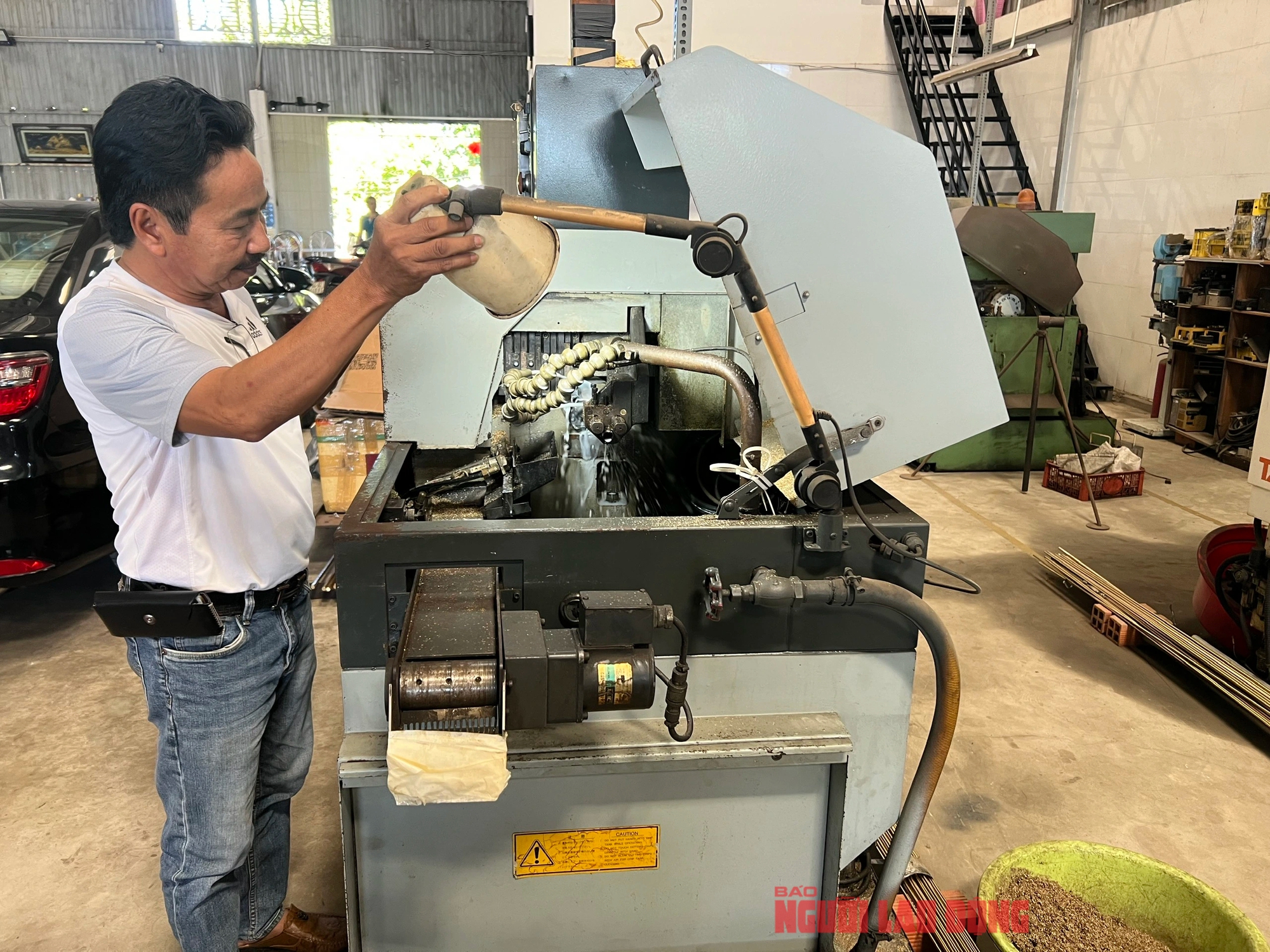 Từ thợ sửa xe đến s&aacute;ng chế vươn tầm quốc tế- Ảnh 10.