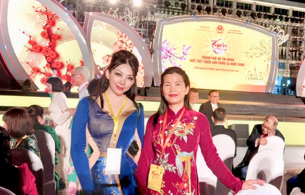 NTK Quỳnh Paris họp mặt "Xu&acirc;n qu&ecirc; hương" với kiều b&agrave;o Việt Nam- Ảnh 2.