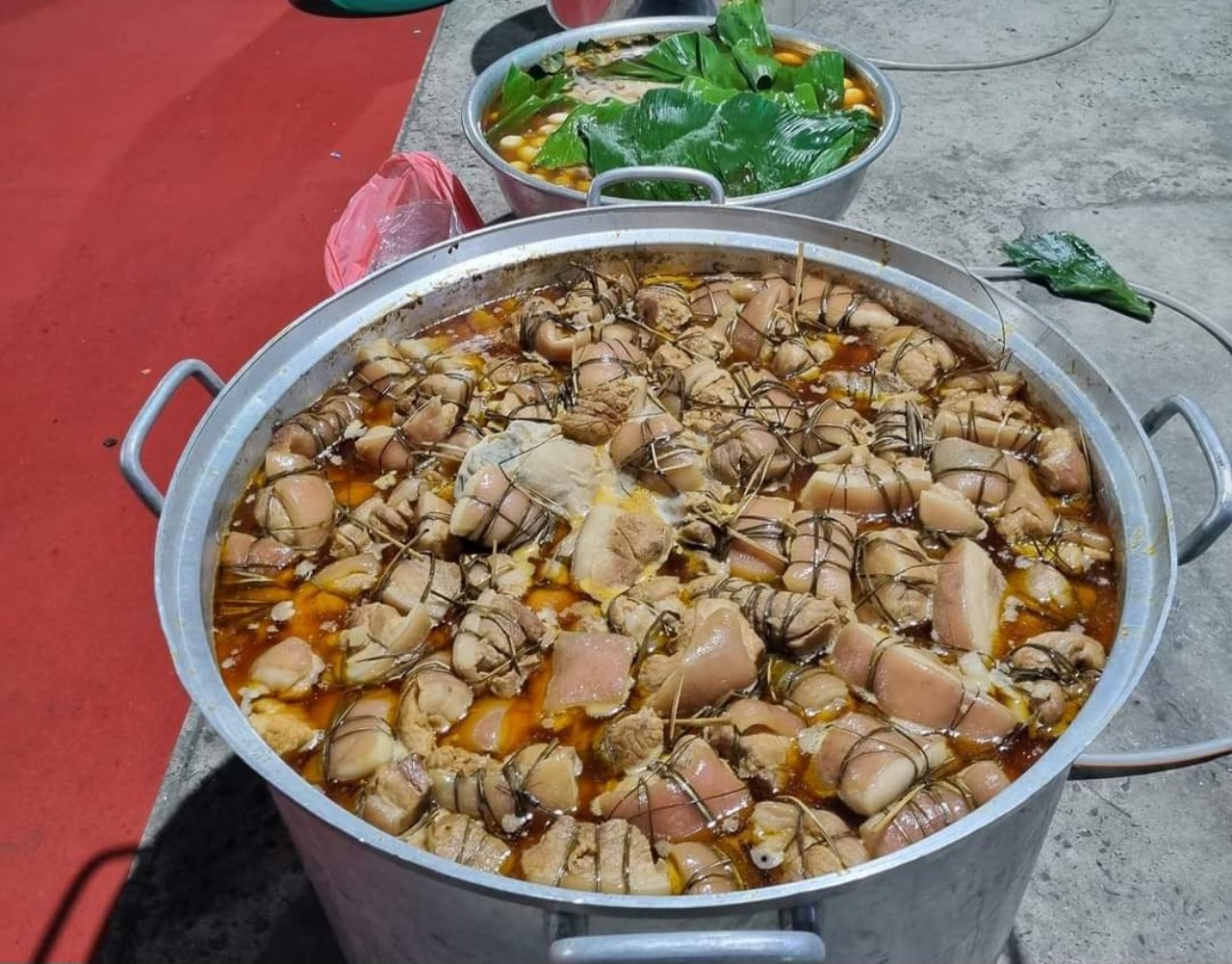 Độc, lạ với kỷ lục "món thịt kho hột vịt tặng công nhân, lao động nhiều nhất"- Ảnh 3.