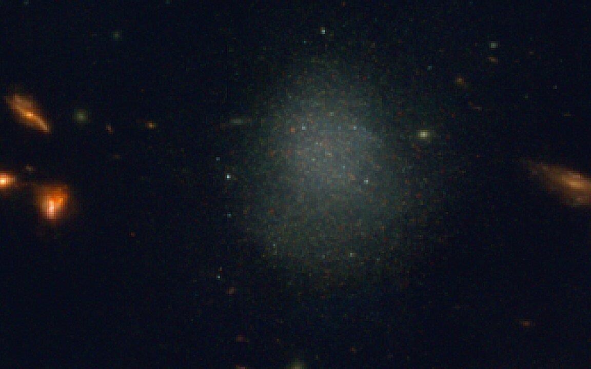 Kính viễn vọng NASA chụp được vật thể "lẽ ra không tồn tại"