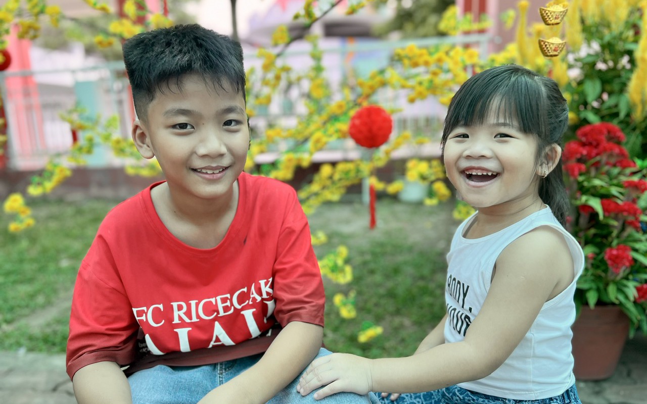 Cuộc sống của 3 con anh Minh, chị Lạnh giờ ra sao?
