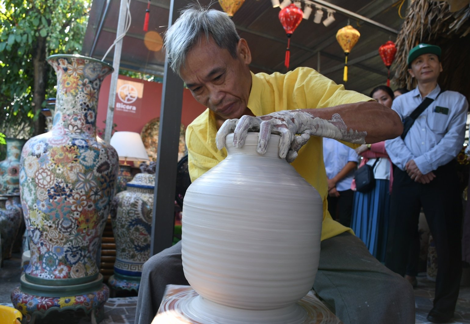 Đ&aacute;nh thức gốm Bi&ecirc;n H&ograve;a- Ảnh 1.