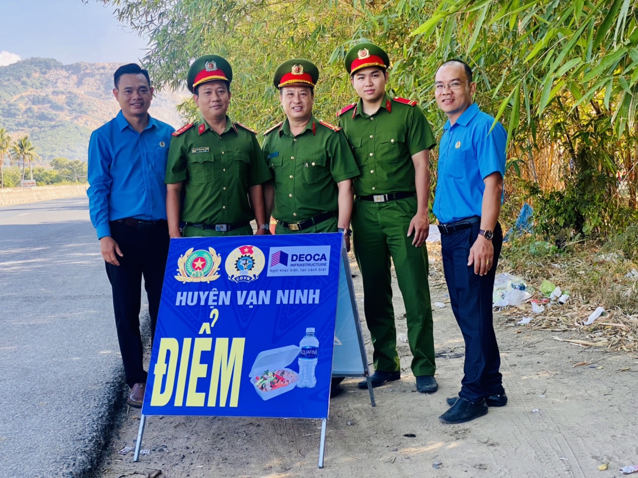 C&ocirc;ng đo&agrave;n hỗ trợ người d&acirc;n về qu&ecirc; đ&oacute;n Tết- Ảnh 6.