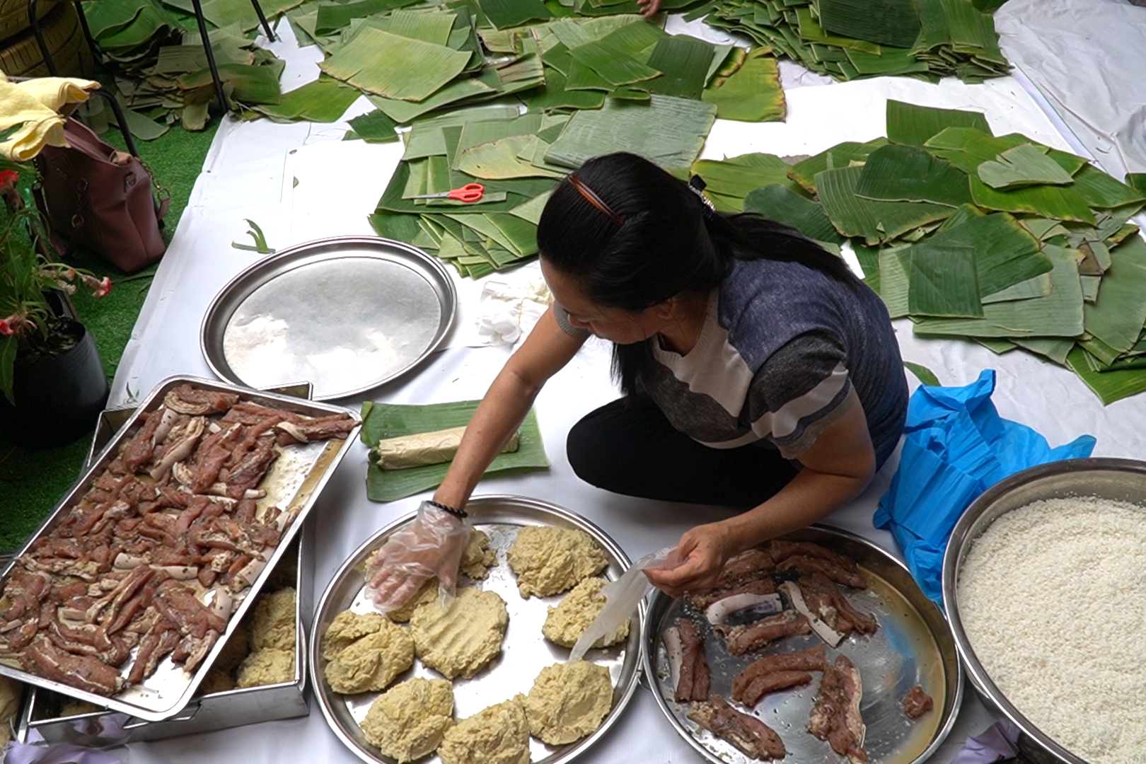Nấu 500 b&aacute;nh chưng tặng người d&acirc;n kh&oacute; khăn- Ảnh 4.