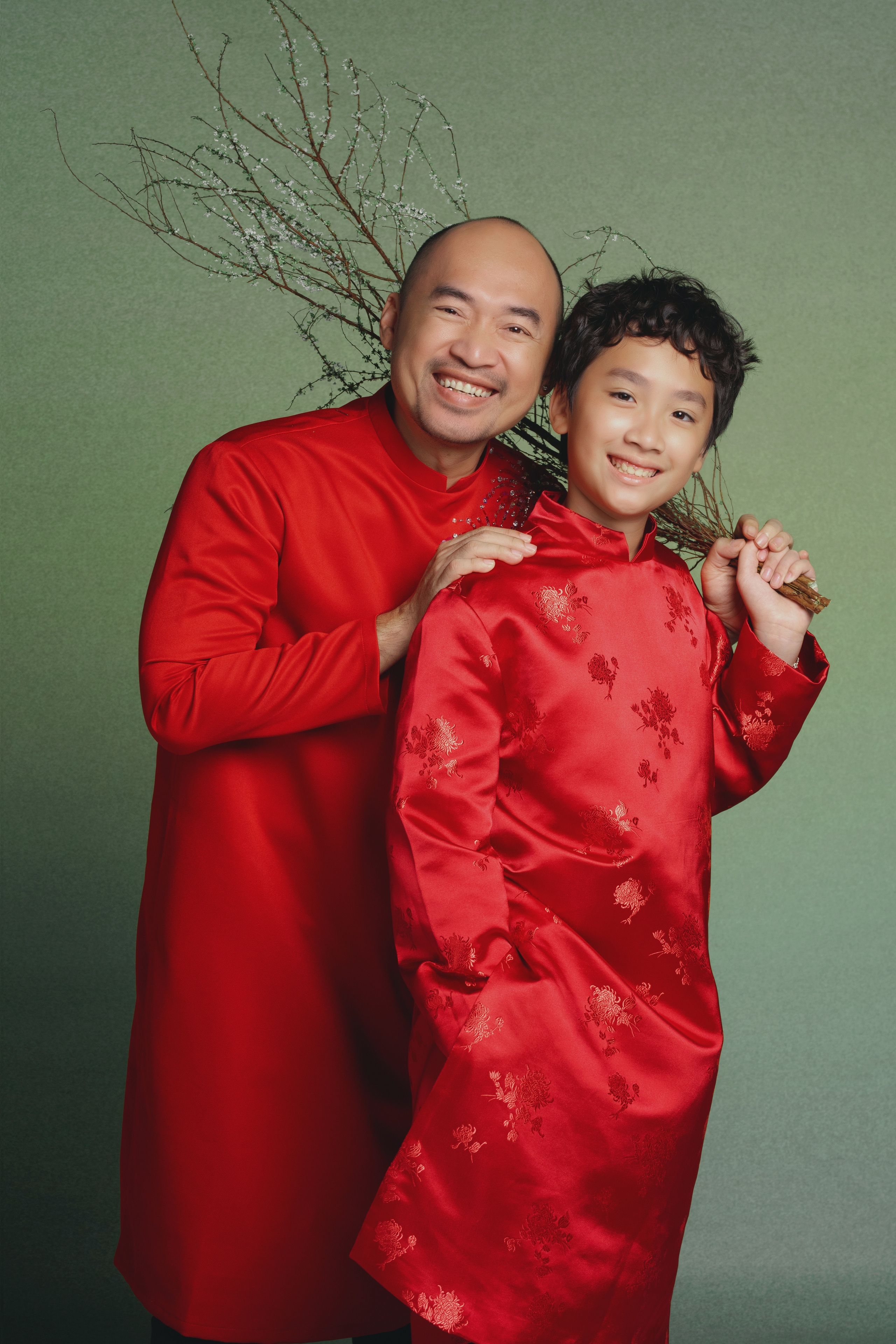 Gia đình Thu Trang - Tiến Luật diện áo dài mừng Xuân- Ảnh 16.