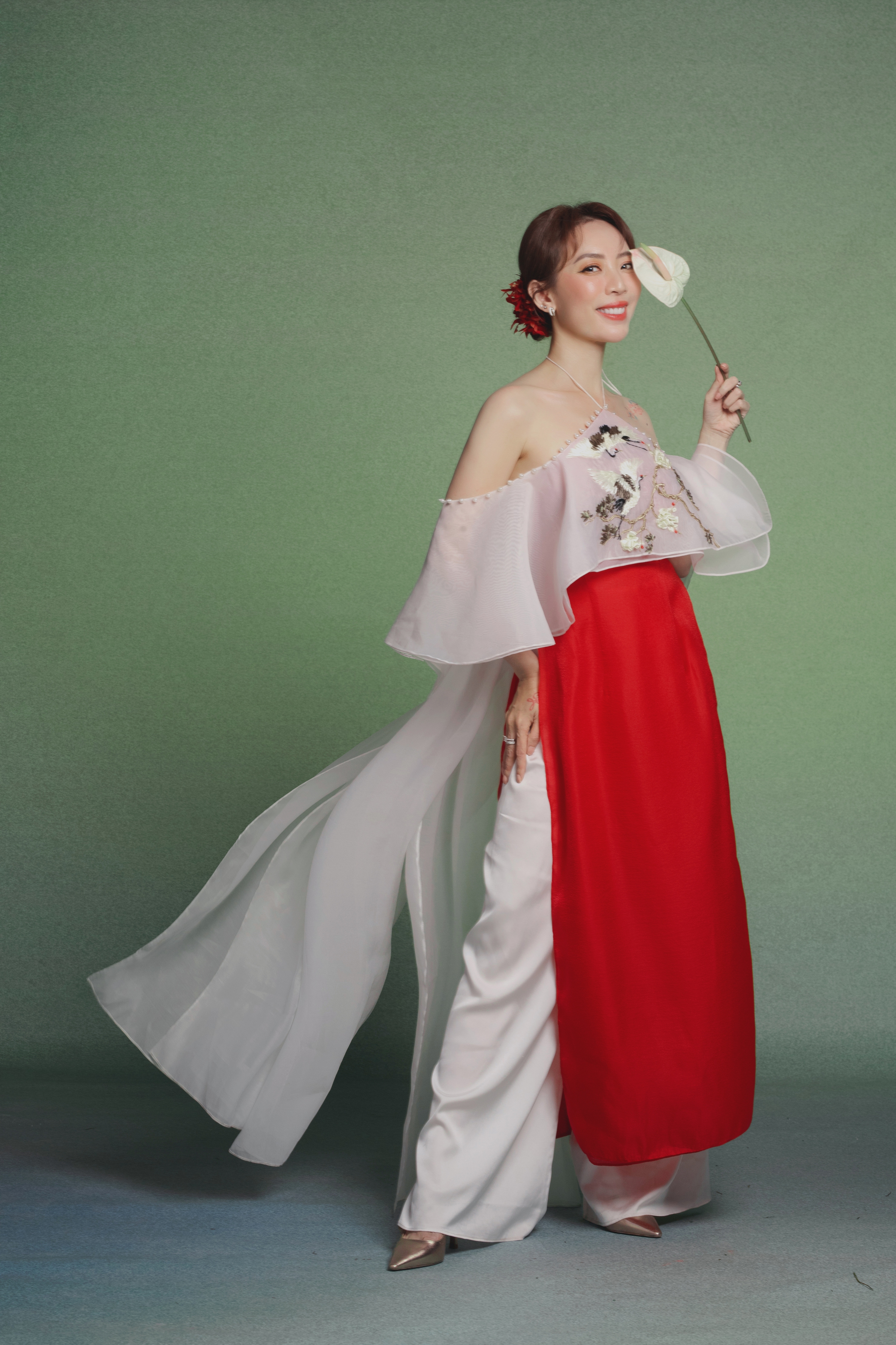 Gia đình Thu Trang - Tiến Luật diện áo dài mừng Xuân- Ảnh 13.