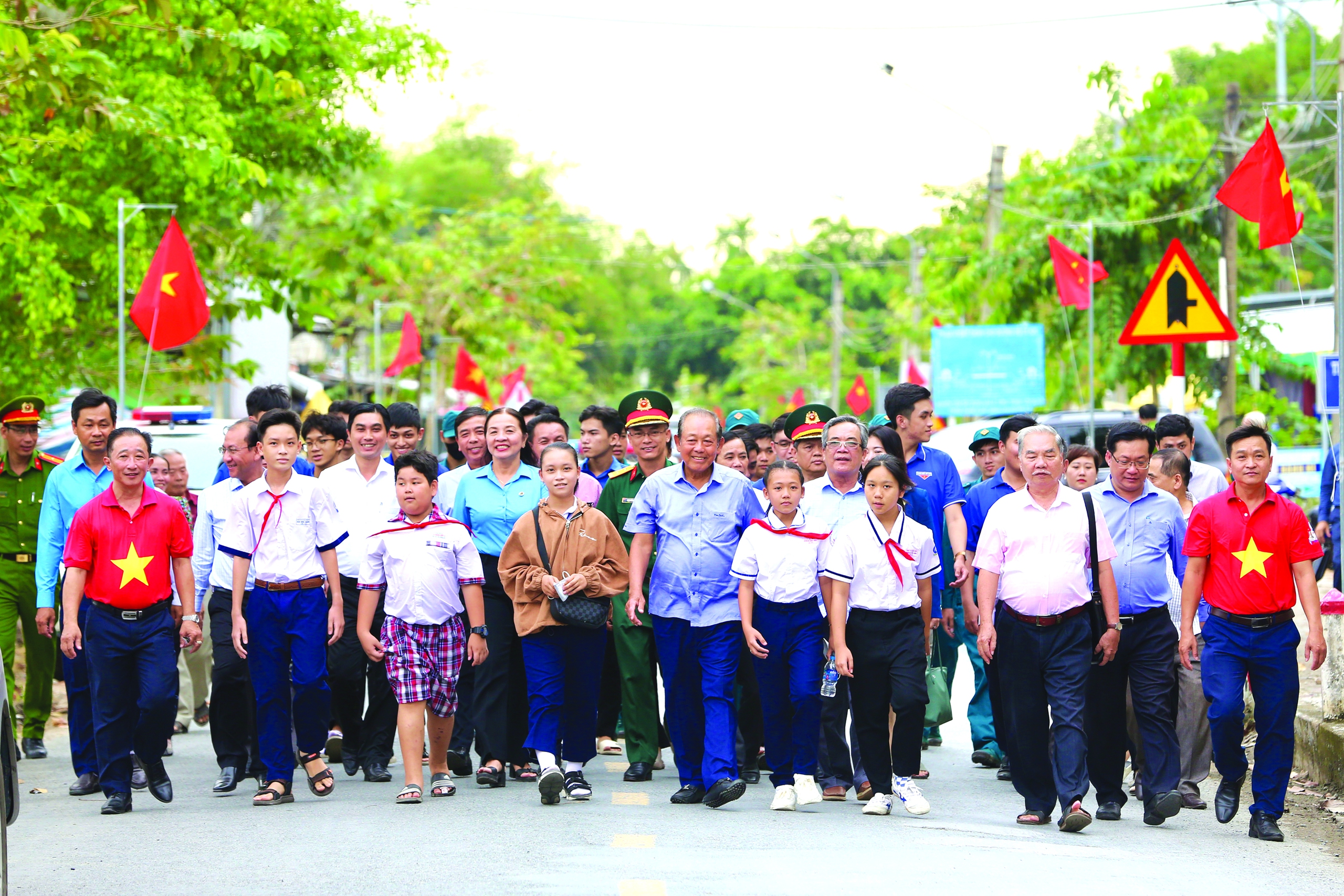 &ldquo;Tự h&agrave;o cờ Tổ quốc&rdquo;: Kh&ocirc;ng ngừng nỗ lực, s&aacute;ng tạo- Ảnh 1.