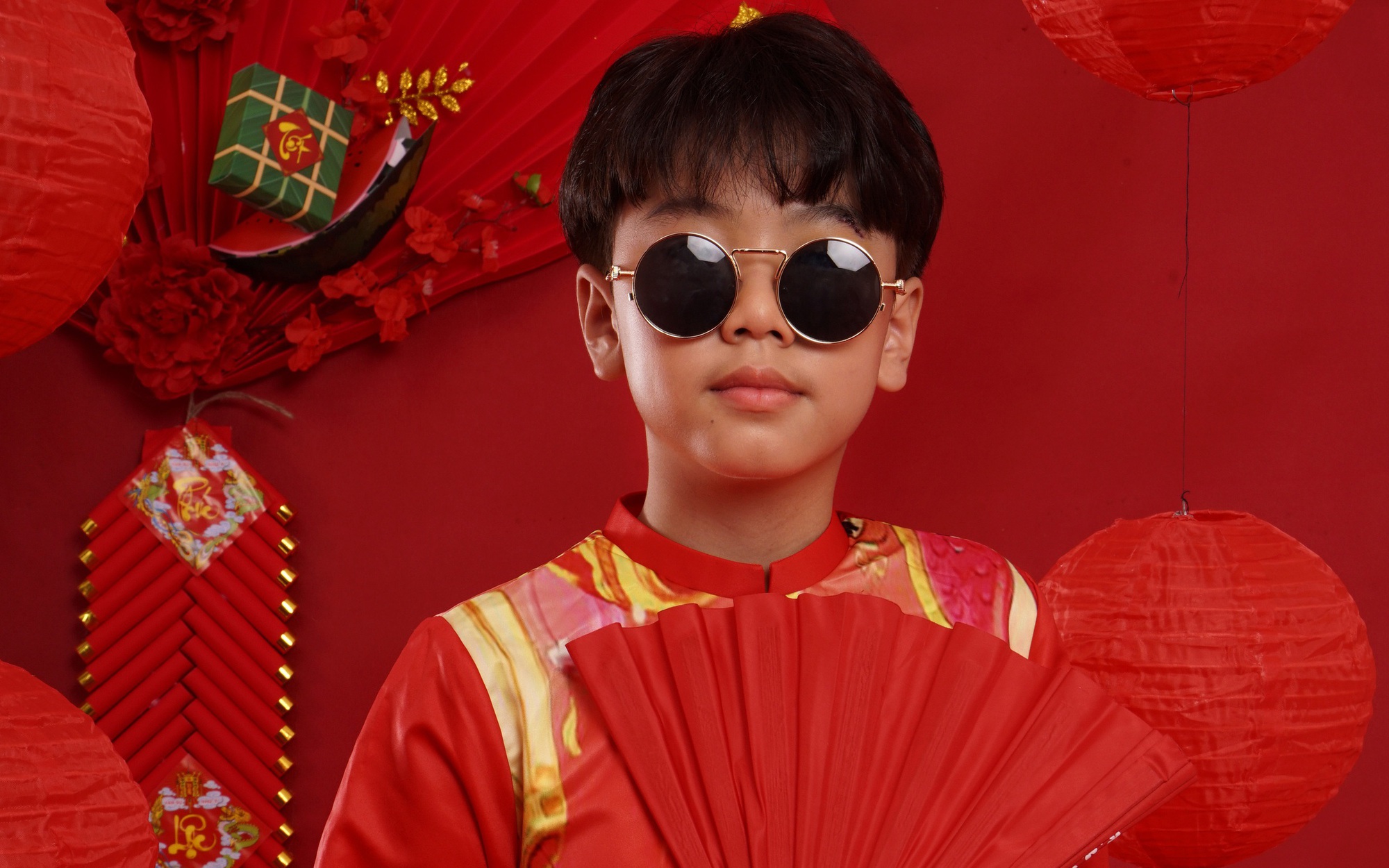 "Mẫu nhí" tỏa sáng trong loạt ảnh Xuân Giáp Thìn