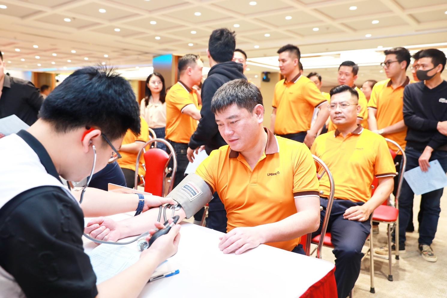 LPBank tổ chức ng&agrave;y hội hiến m&aacute;u t&igrave;nh nguyện 2024 &ldquo;Trao giọt hồng - Gửi y&ecirc;u thương&rdquo;- Ảnh 2.