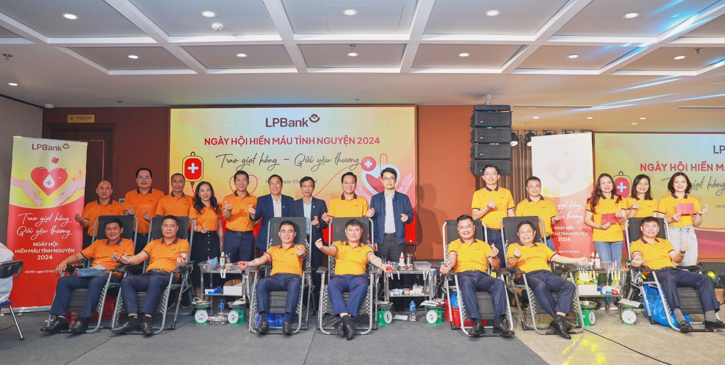 LPBank tổ chức ng&agrave;y hội hiến m&aacute;u t&igrave;nh nguyện 2024 &ldquo;Trao giọt hồng - Gửi y&ecirc;u thương&rdquo;- Ảnh 4.