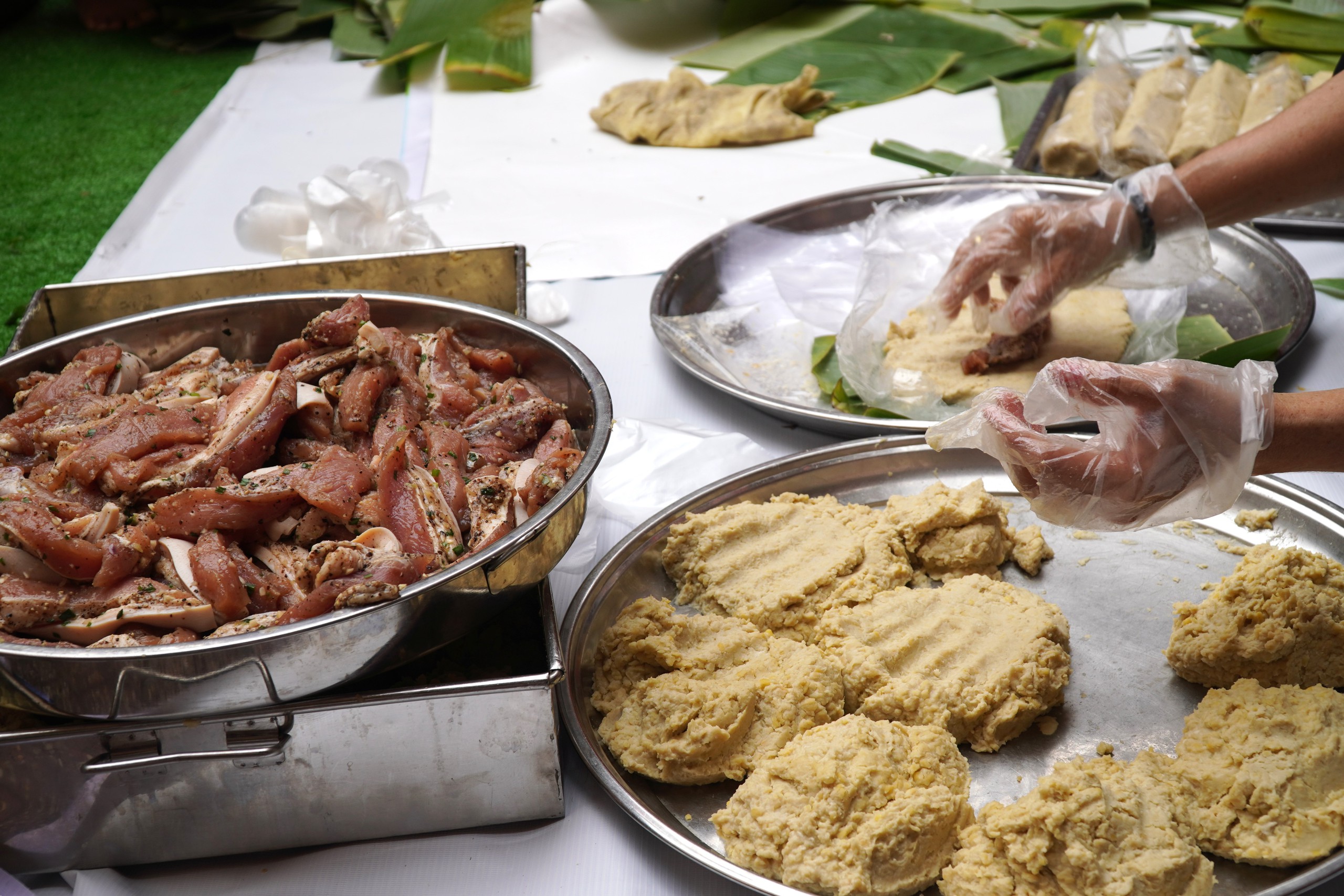 Nấu 500 b&aacute;nh chưng tặng người d&acirc;n kh&oacute; khăn- Ảnh 6.