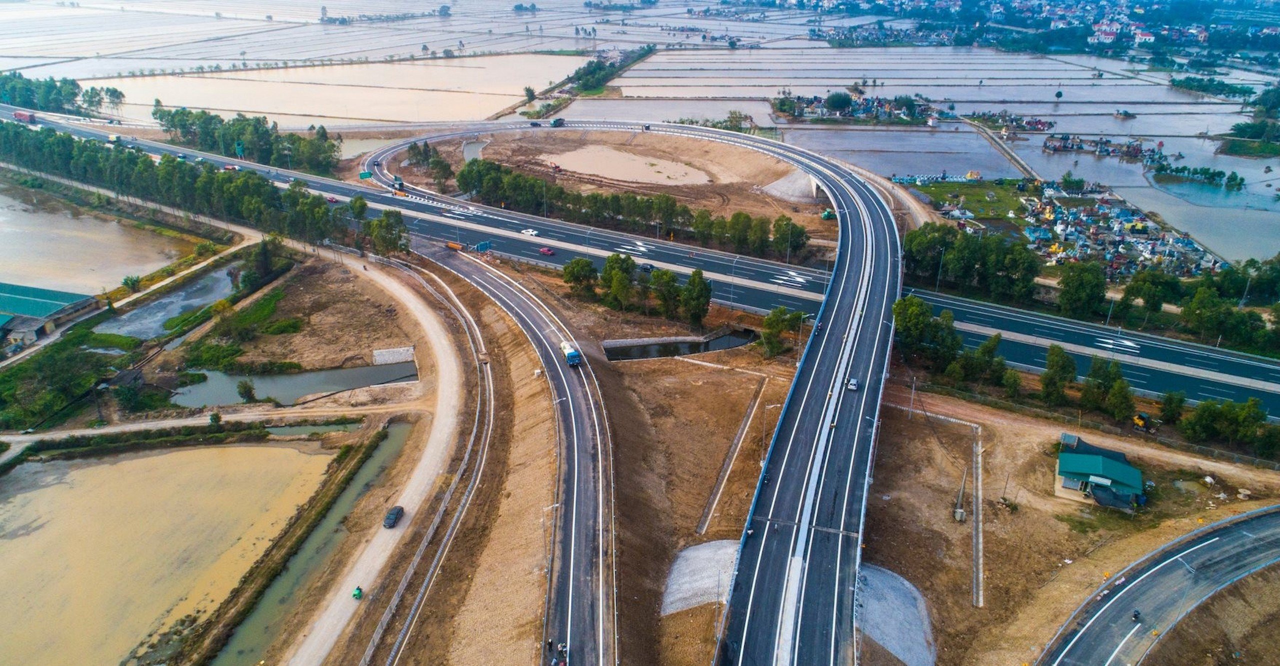 Kh&aacute;nh th&agrave;nh n&uacute;t giao đường tỉnh 392 với cao tốc H&agrave; Nội &ndash; Hải Ph&ograve;ng do H&ograve;a Ph&aacute;t t&agrave;i trợ- Ảnh 3.
