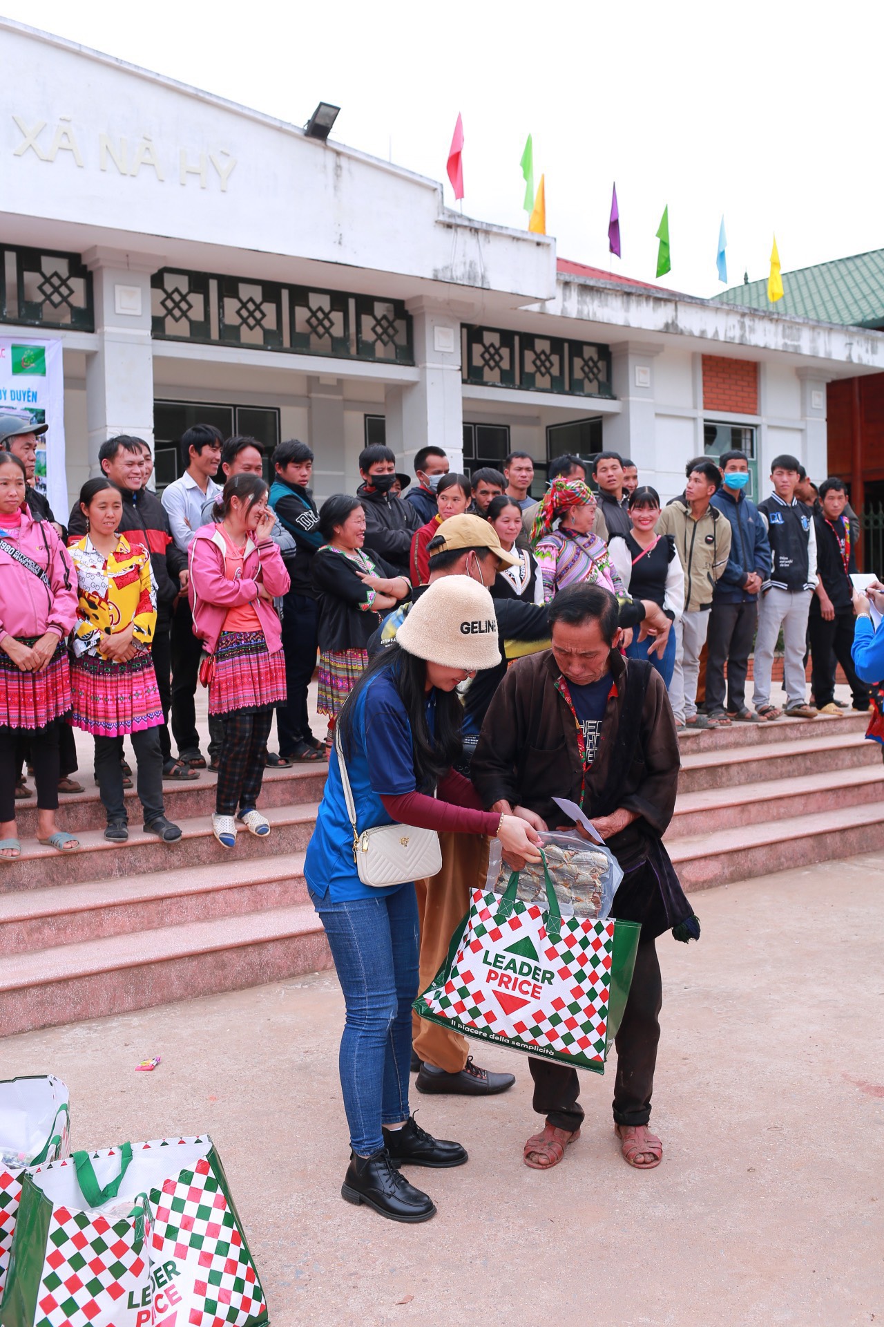 "Xuân sum vầy - Tết sẻ chia": Những chuyến thiện nguyện ý nghĩa- Ảnh 4.