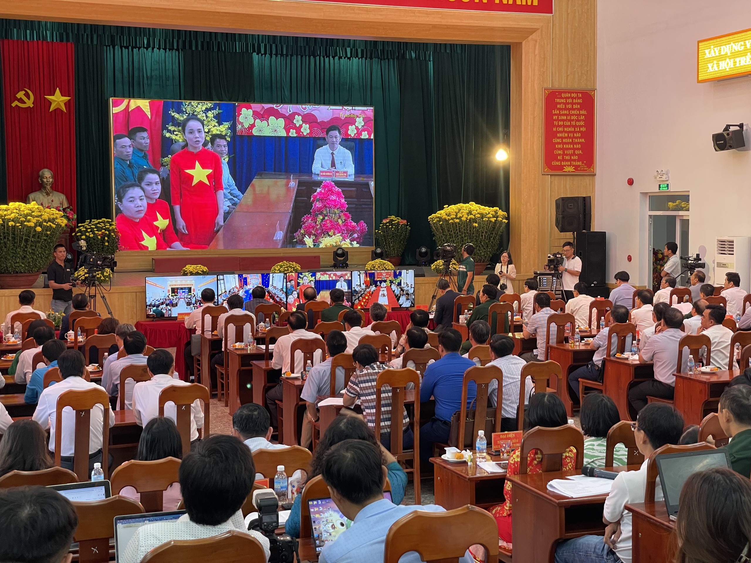 Cầu truyền hình chúc Tết huyện đảo Trường Sa- Ảnh 1.