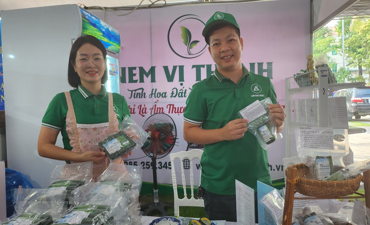 VIDEO: Đặc sản nem chua Thanh Hóa "cháy hàng" dịp Tết- Ảnh 3.