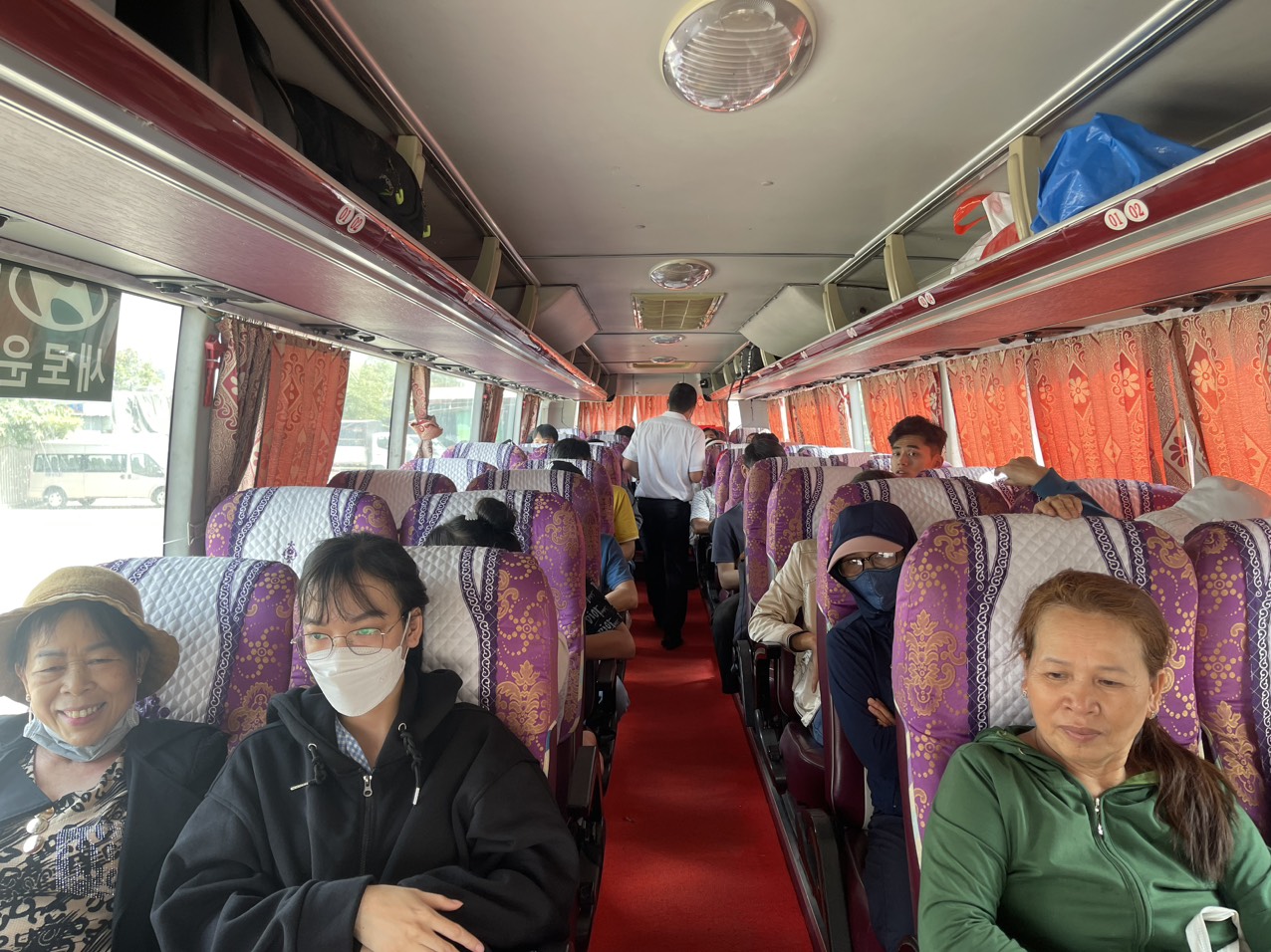 Chuyến xe y&ecirc;u thương chở đồng hương Quảng Nam về qu&ecirc; đ&oacute;n Tết- Ảnh 2.
